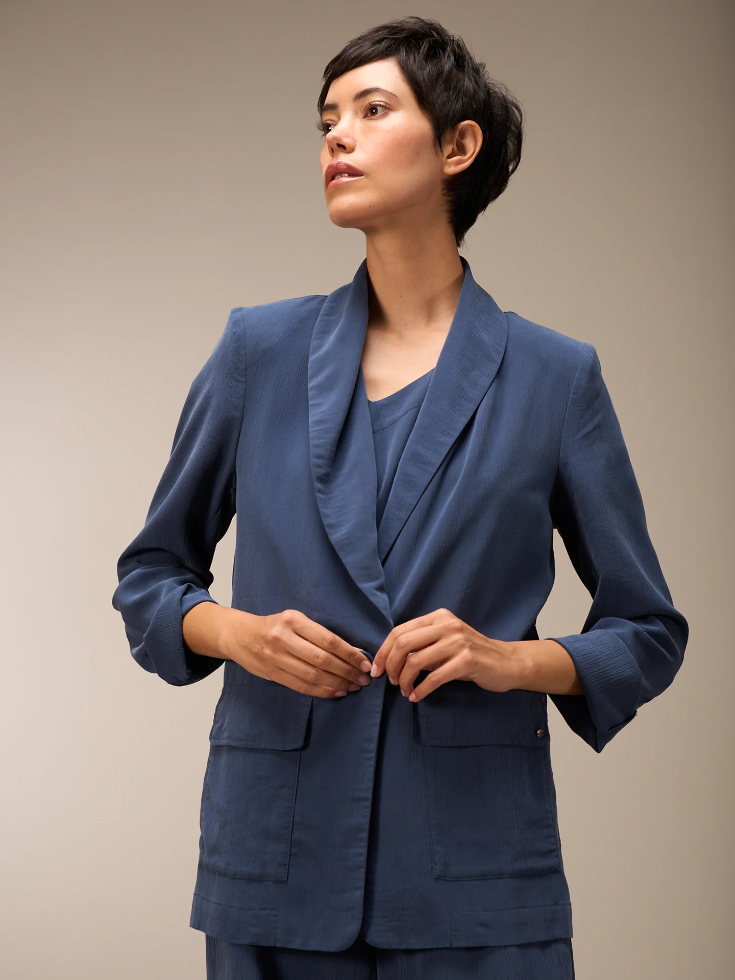 Blazer mit Schalkragen - Image 9