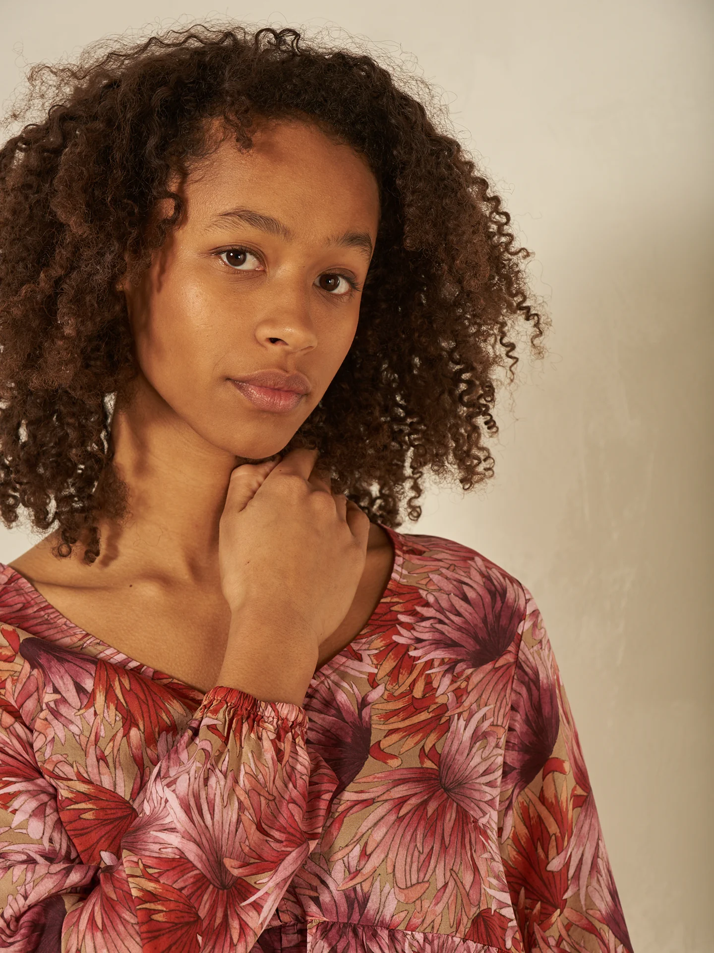 Bluse mit Volant - Image 13