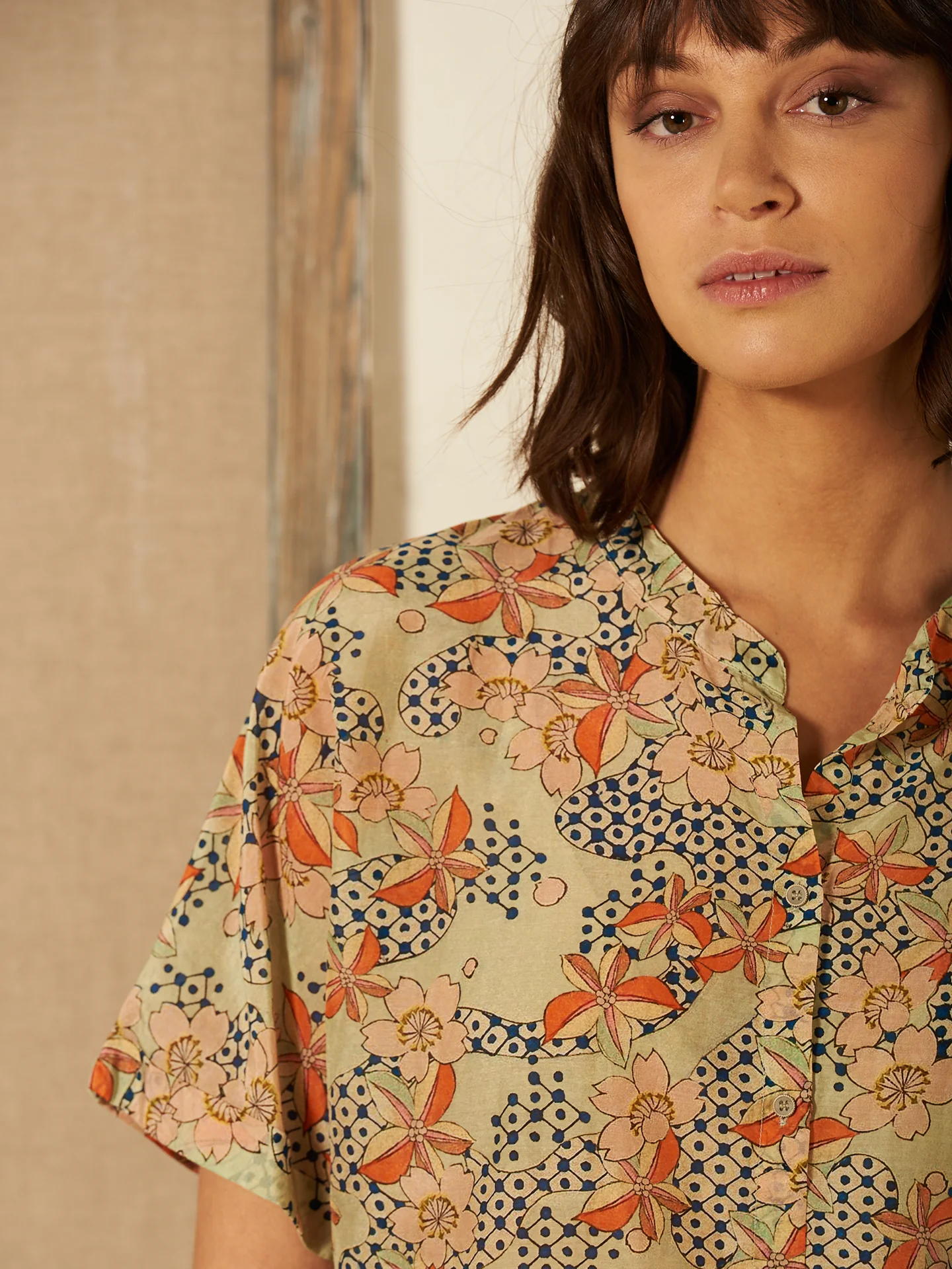Bluse mit Knopfleiste - Image 8