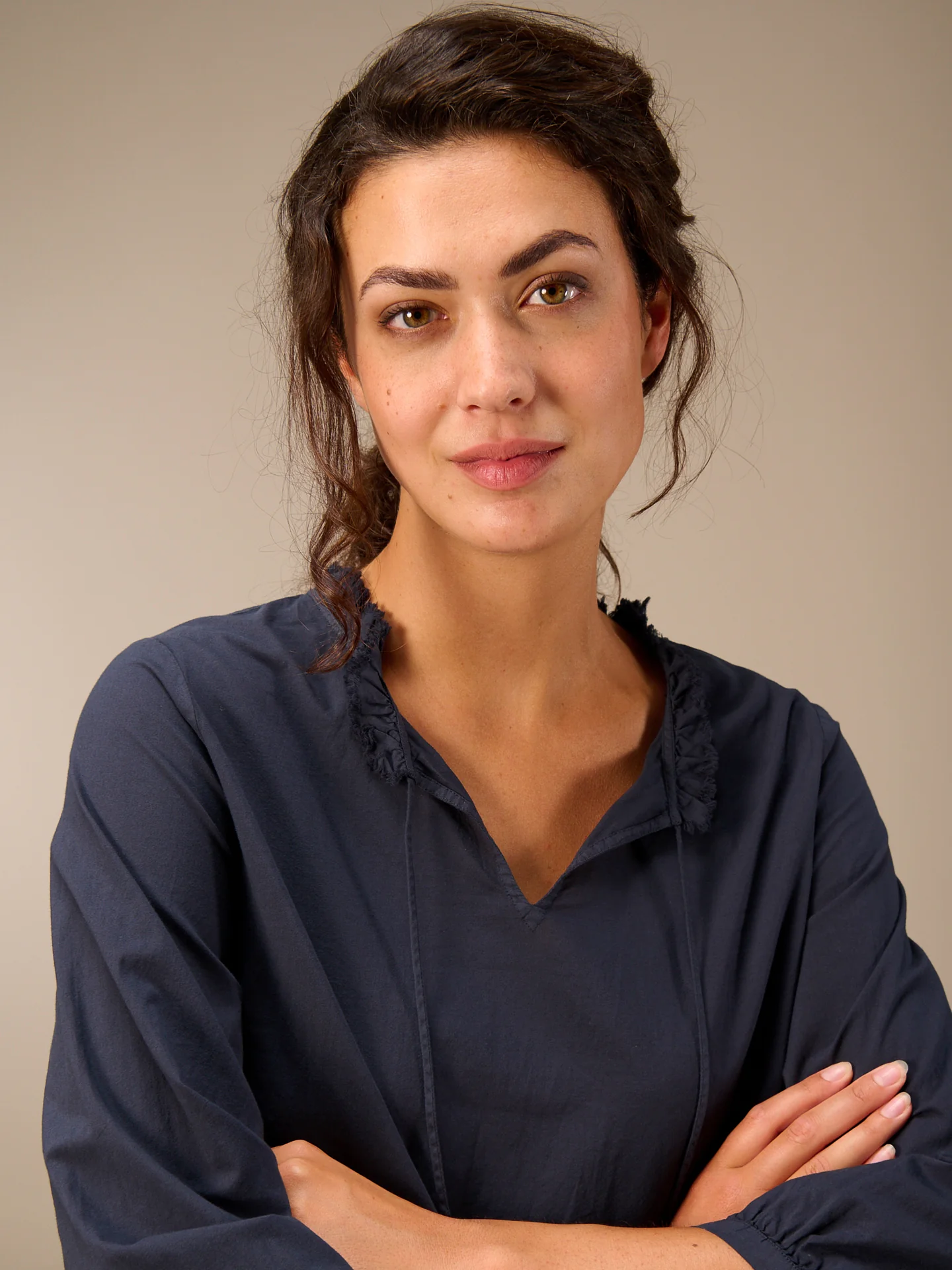 Bluse mit V-Ausschnitt - Image 11