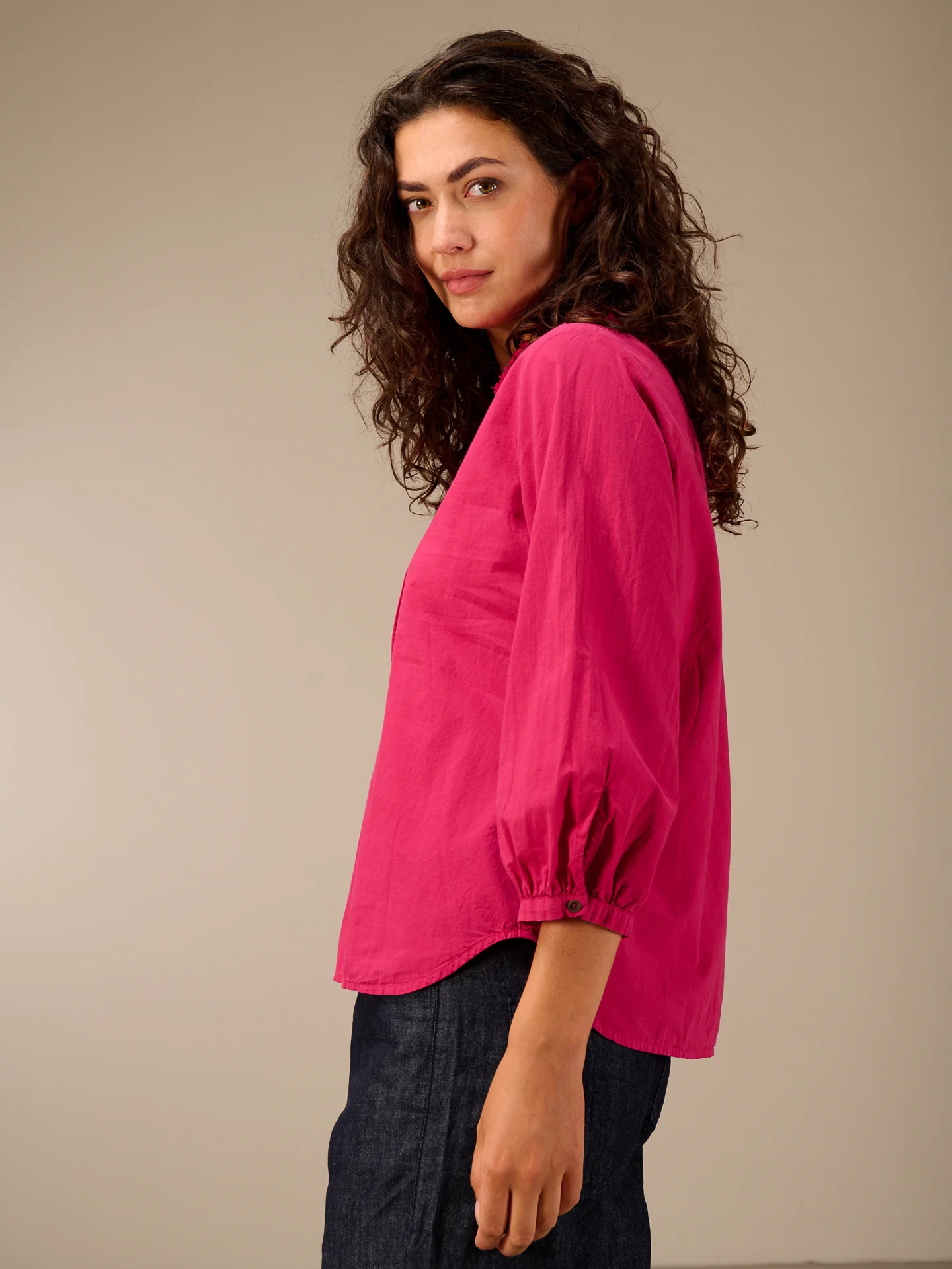 Bluse mit V-Ausschnitt - Image 3