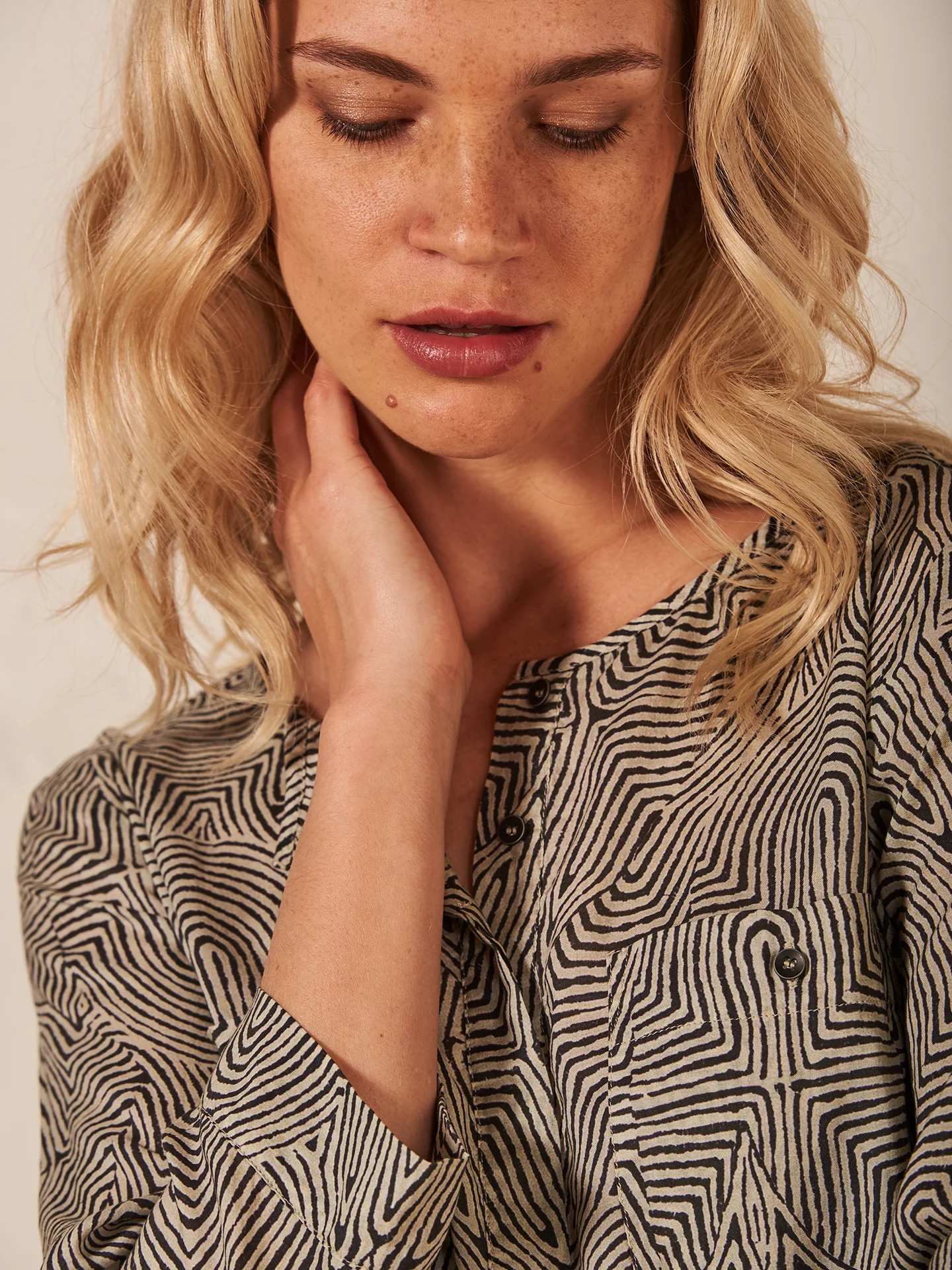 Bluse mit Druck - Image 4