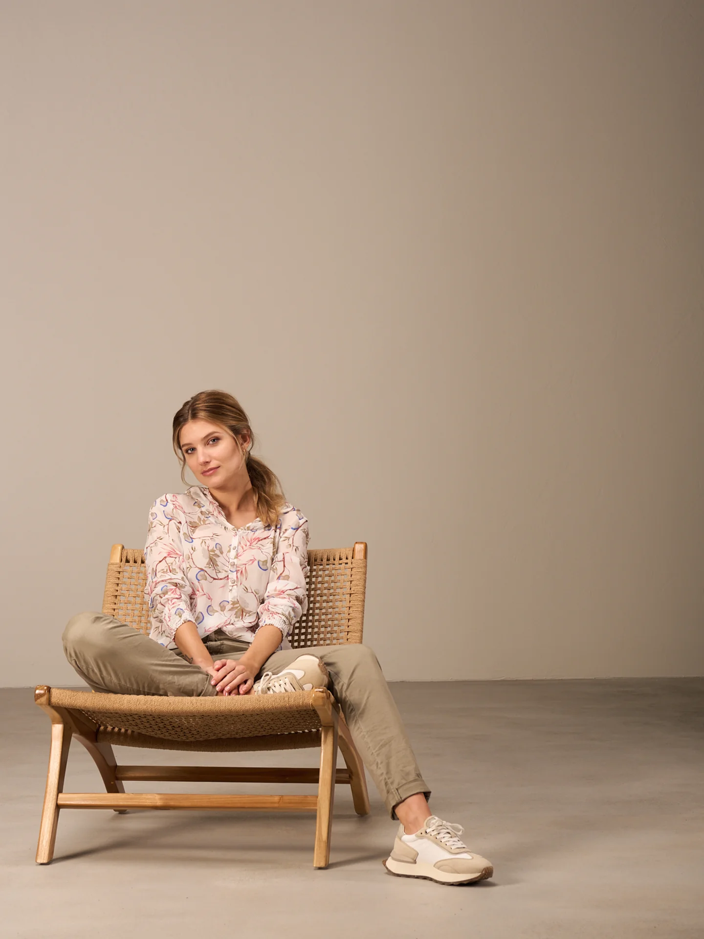 Bluse mit Kapuze - Image 11