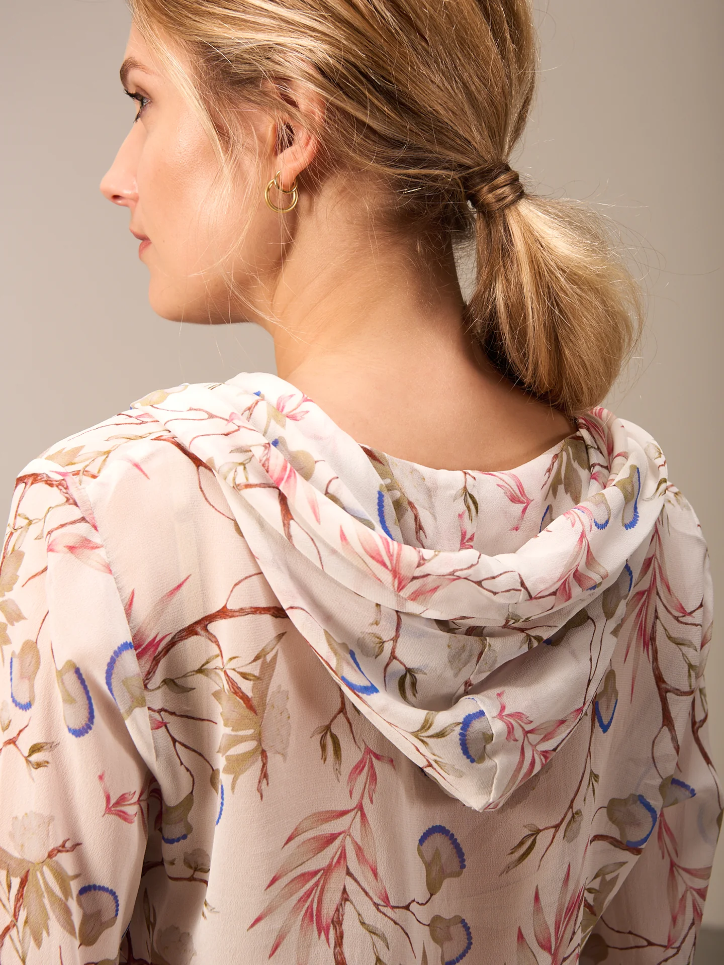 Bluse mit Kapuze - Image 12