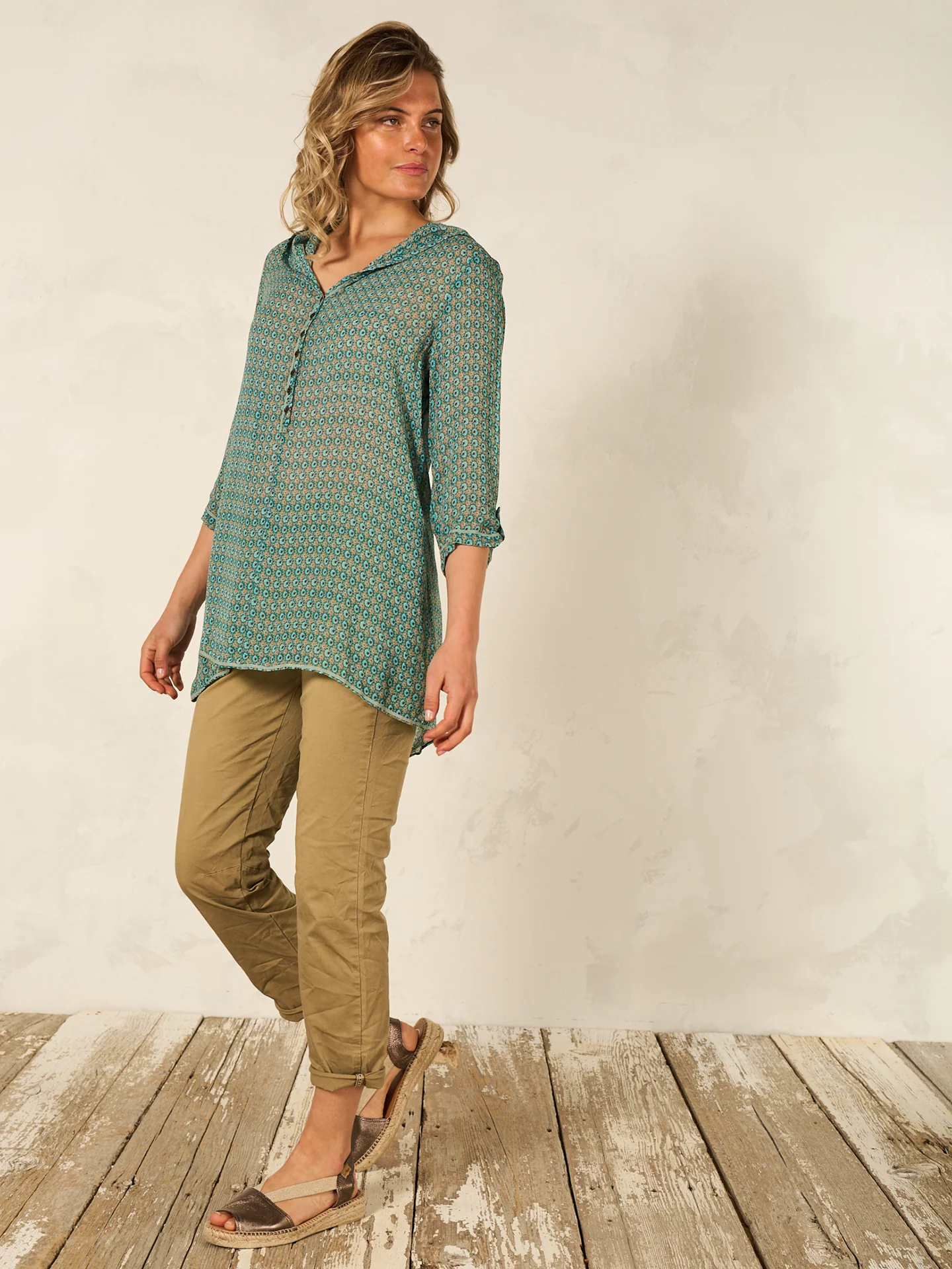 Bluse mit Kapuze - Image 15