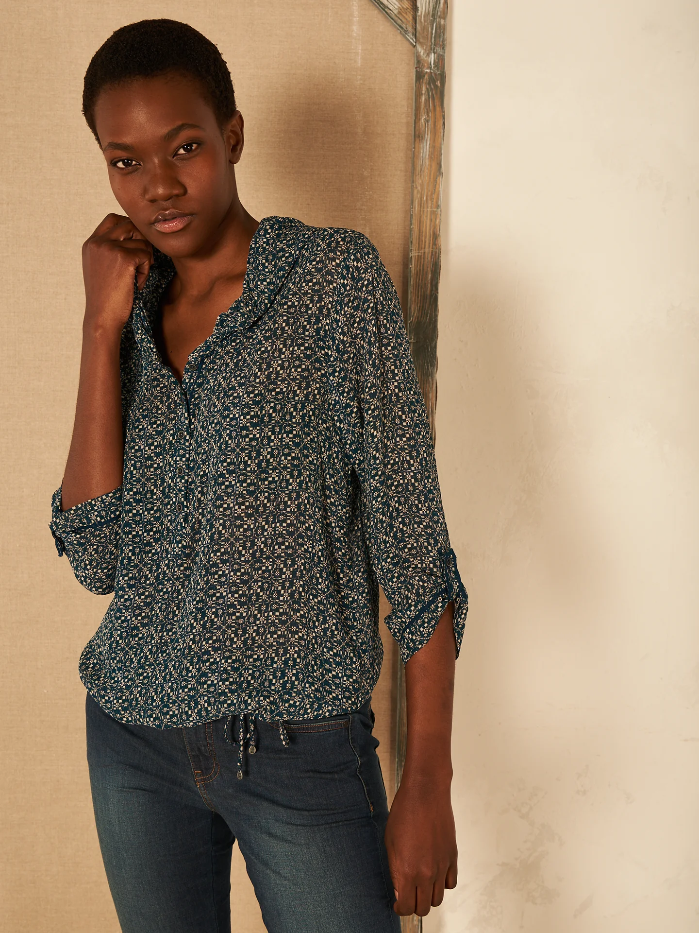 Bluse mit Kapuze - Image 6