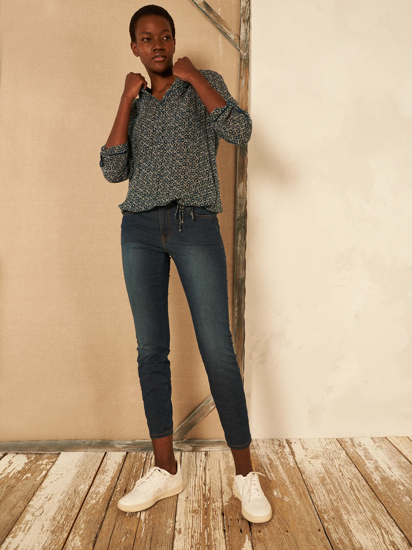 Bluse mit Kapuze - Image 9