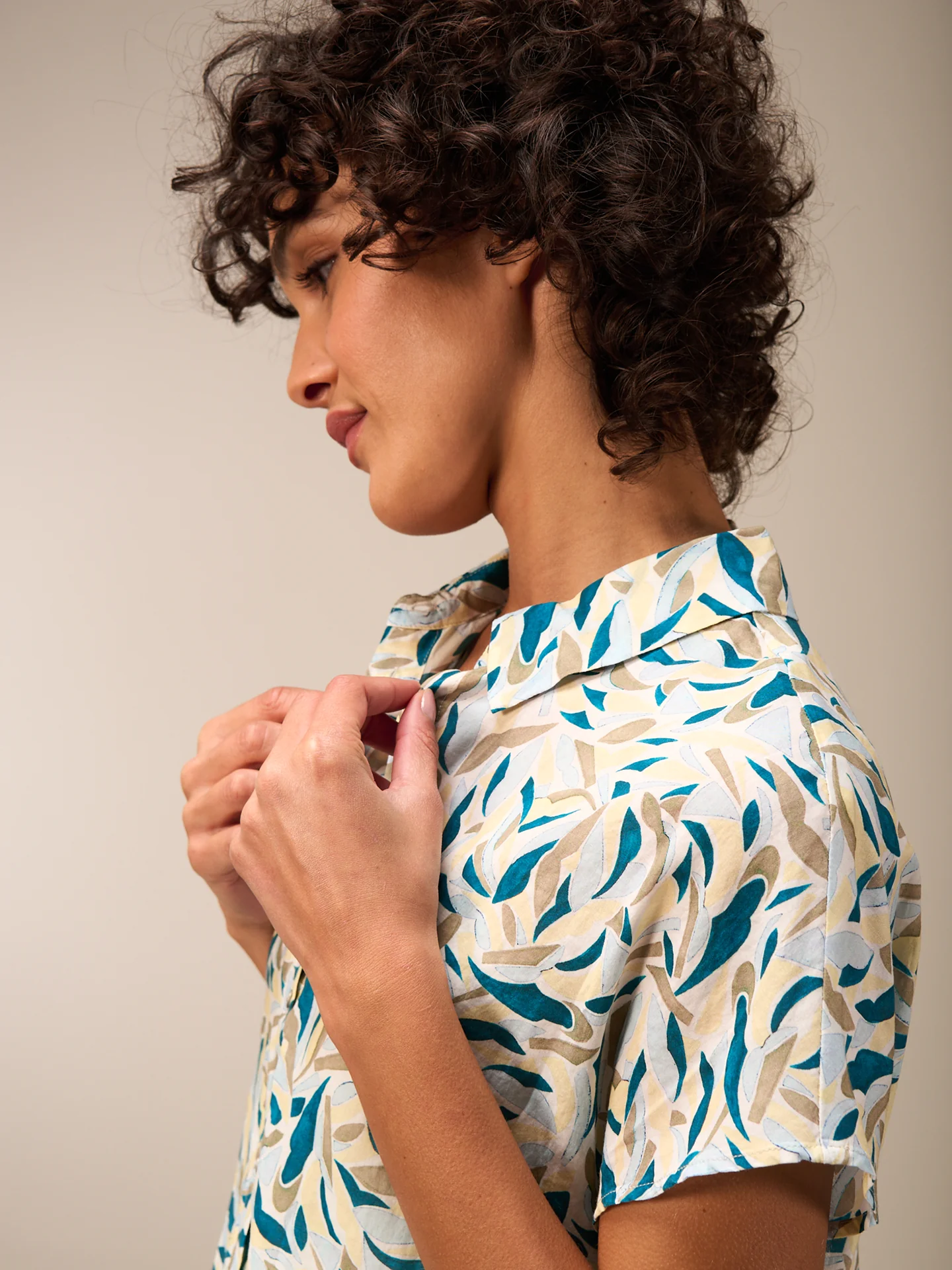 Bluse mit Knopfleiste - Image 10