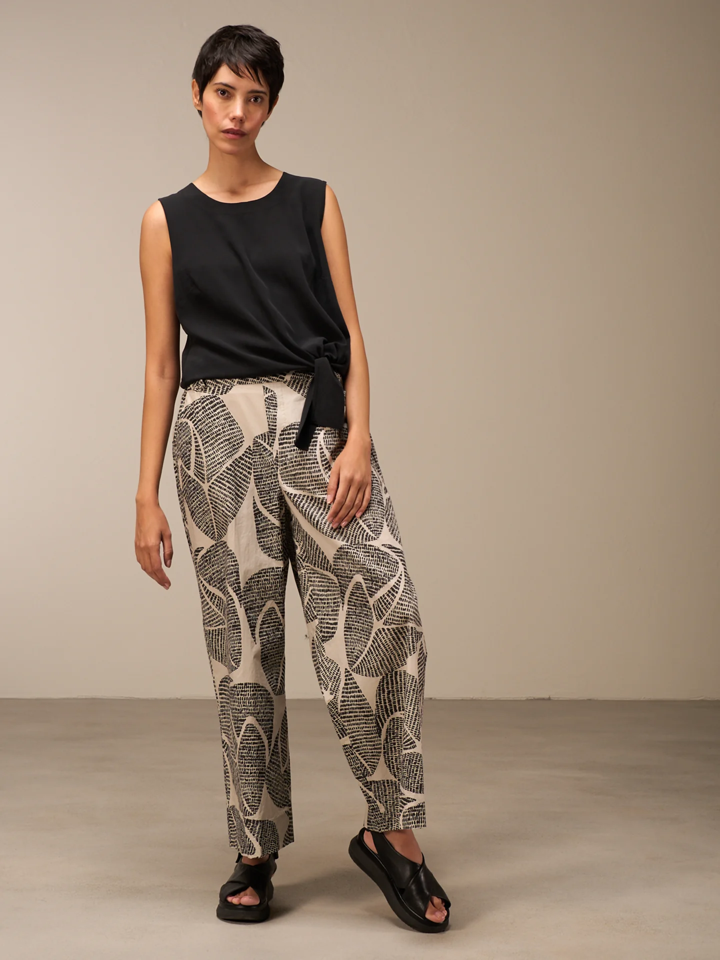 Bluse mit Knoten - Image 3