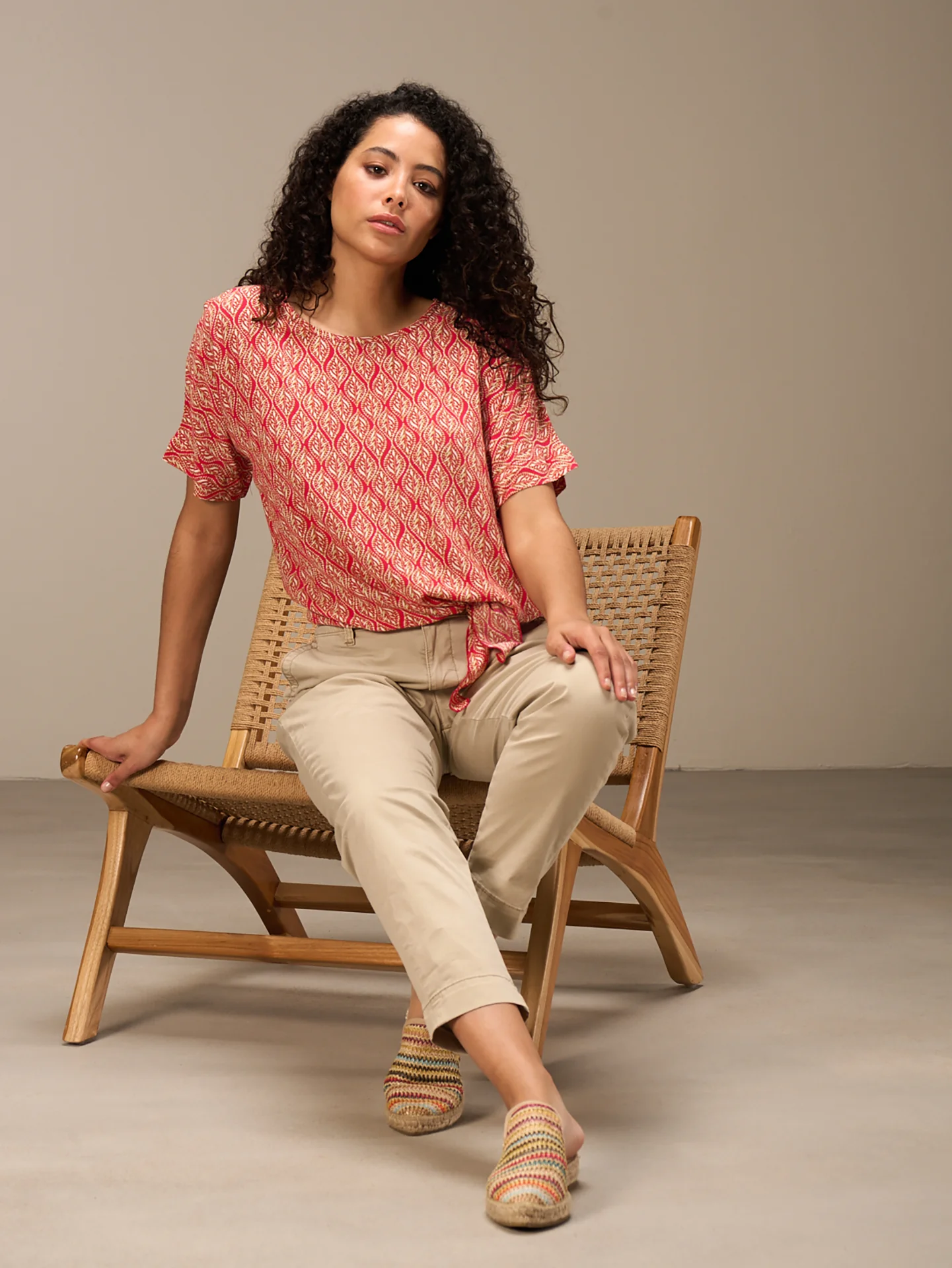 Bluse mit Knoten - Image 8