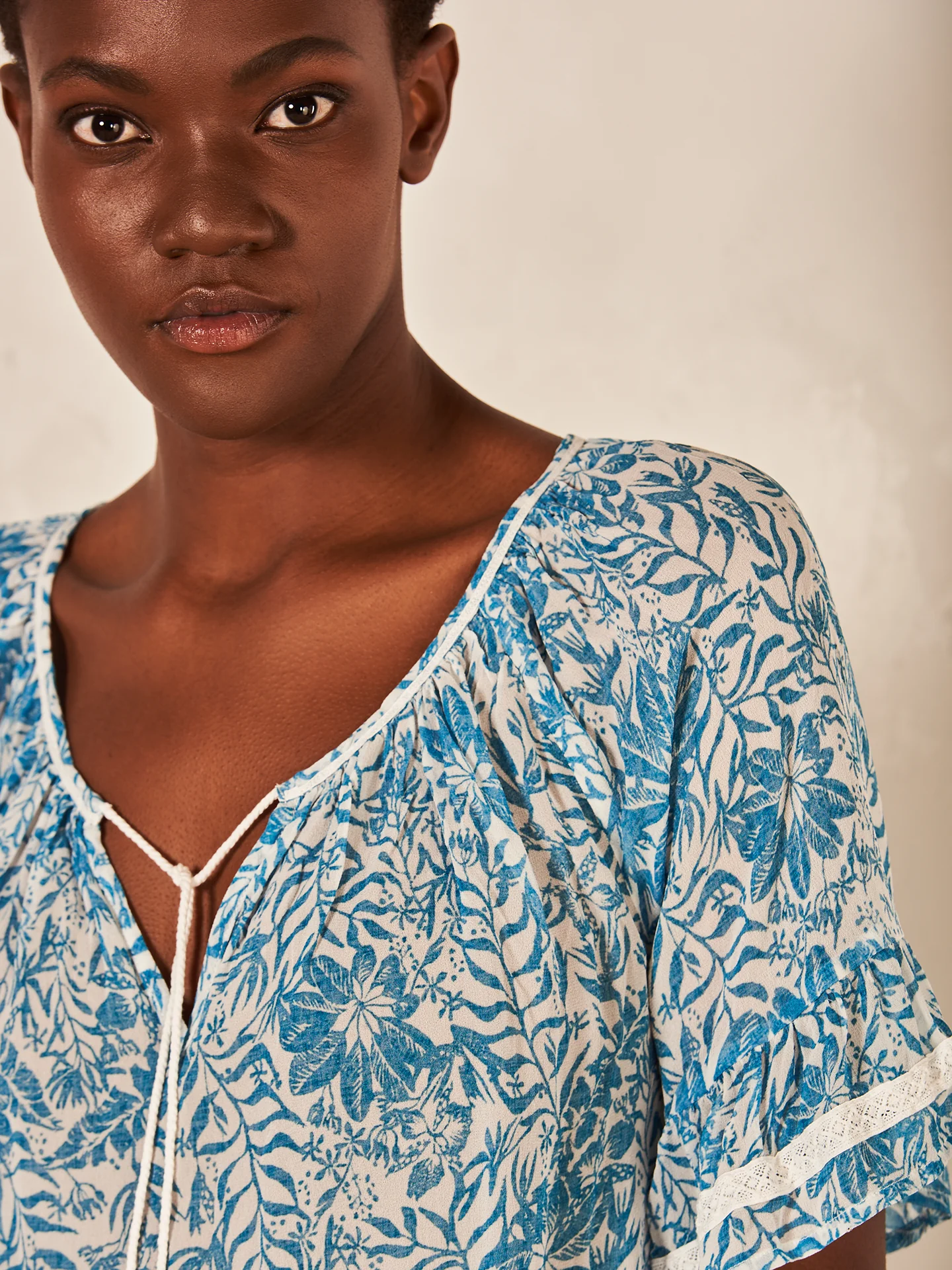 Bluse mit Rüschendetail - Image 17