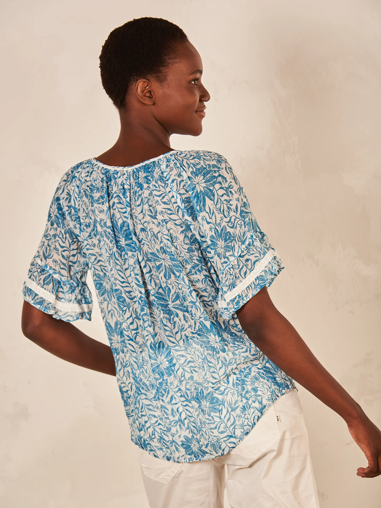 Bluse mit Rüschendetail - Image 18