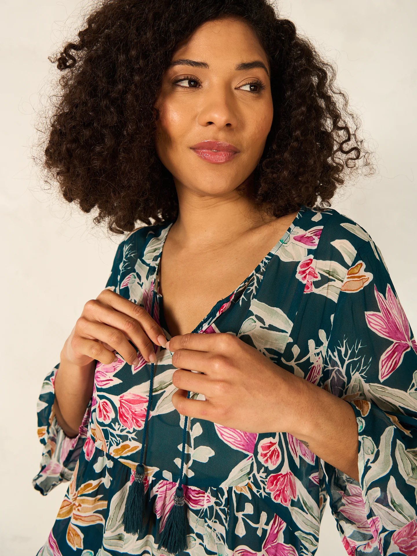 Bluse mit Rüschendetail - Image 11