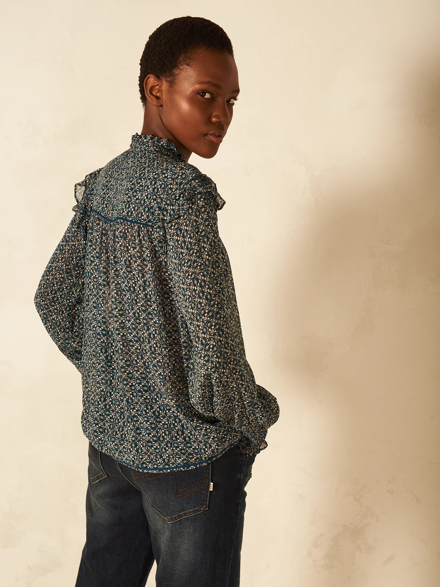 Bluse mit Rüschendetail - Image 11