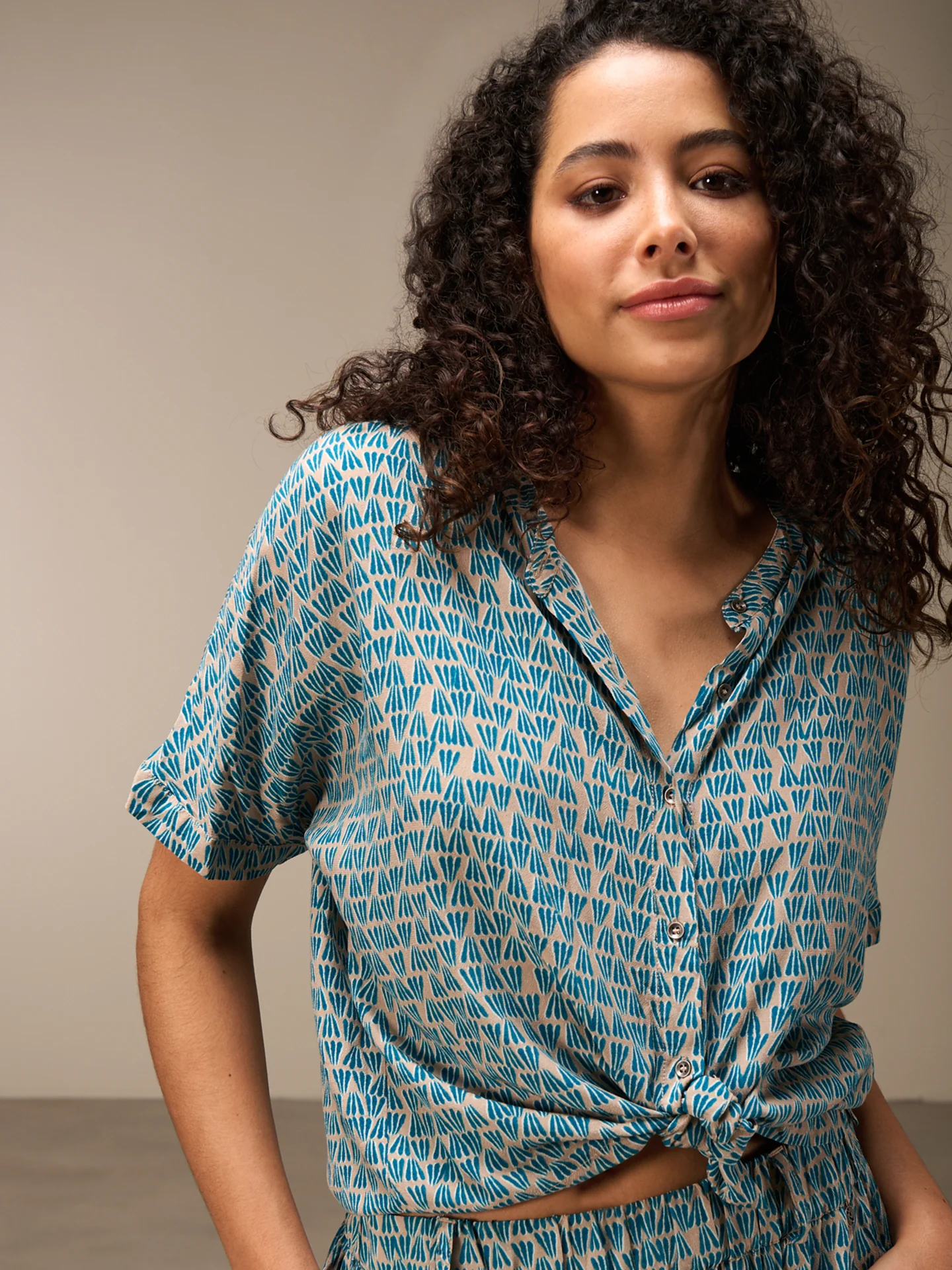 Bluse mit Stehkragen - Image 13