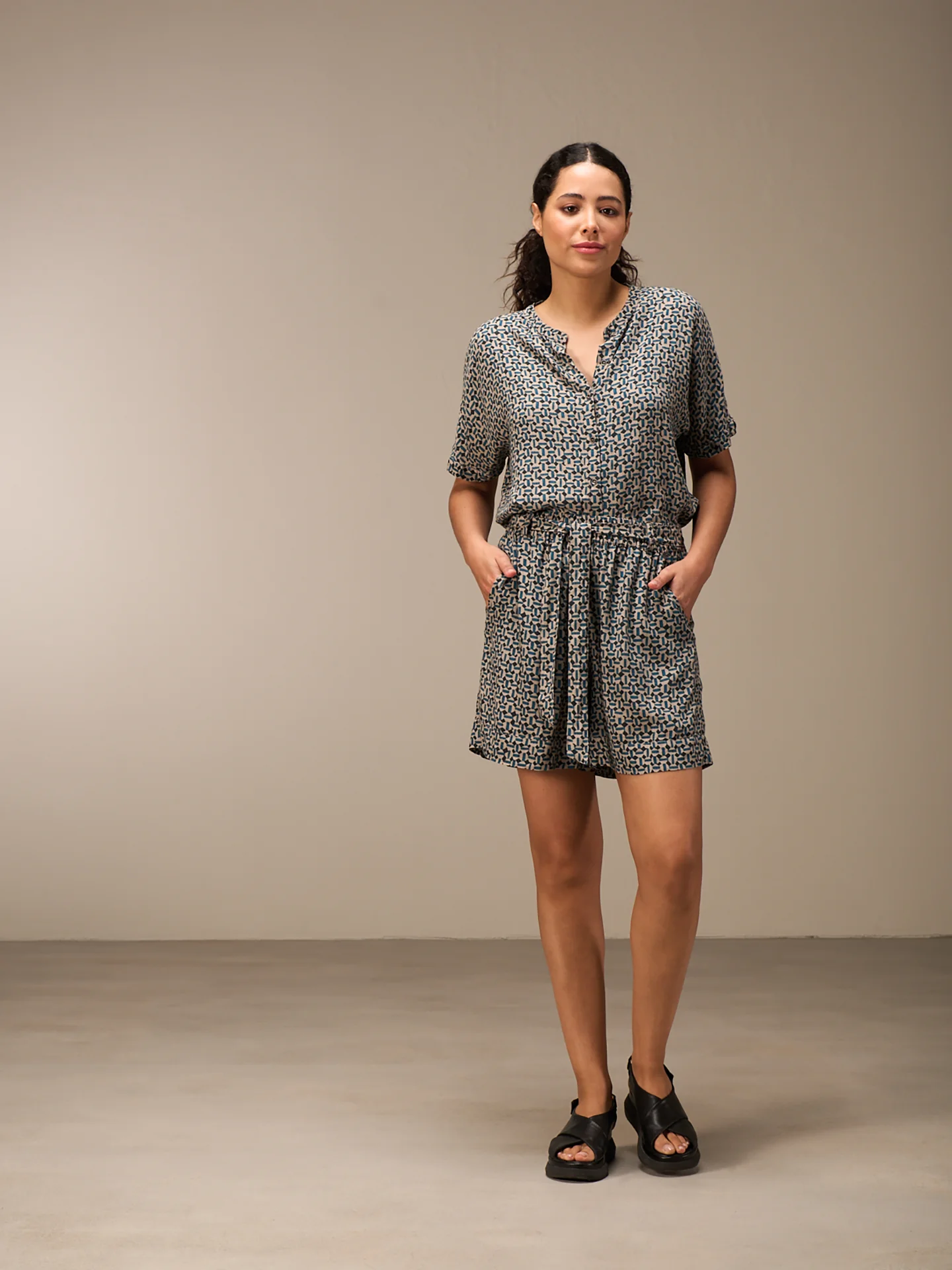 Bluse mit Stehkragen - Image 8
