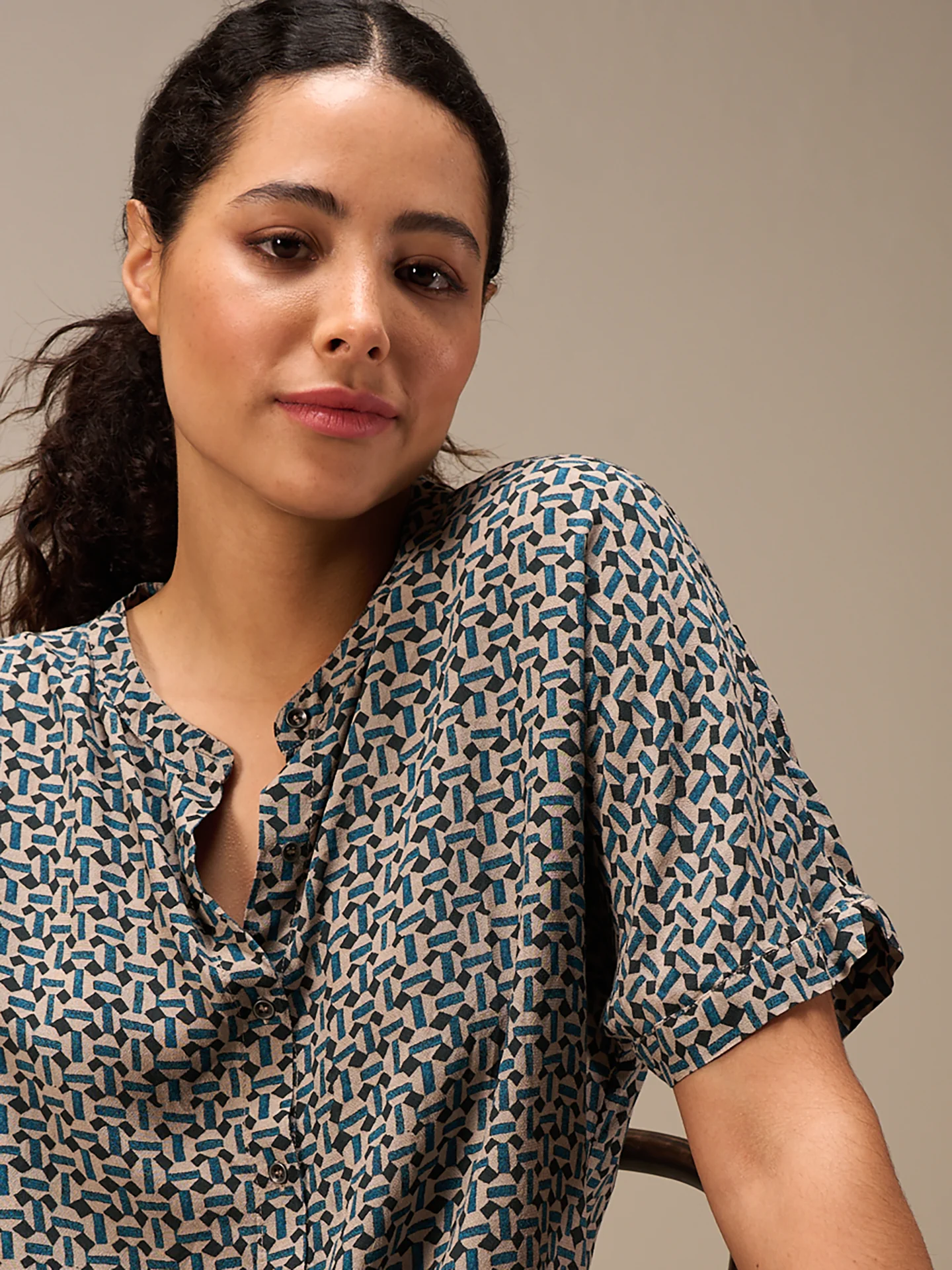 Bluse mit Stehkragen - Image 9