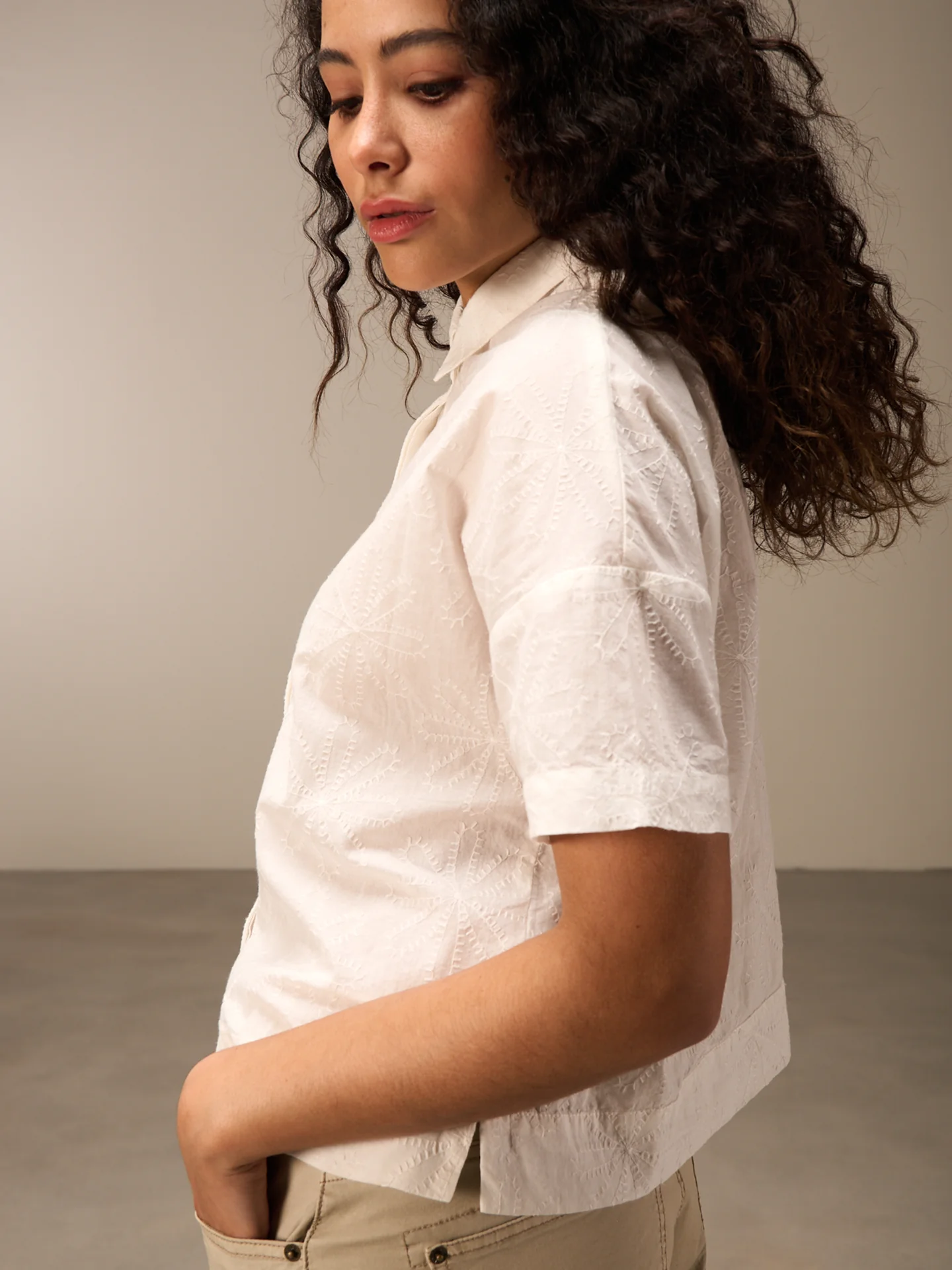Bluse mit Stickerei - Image 10