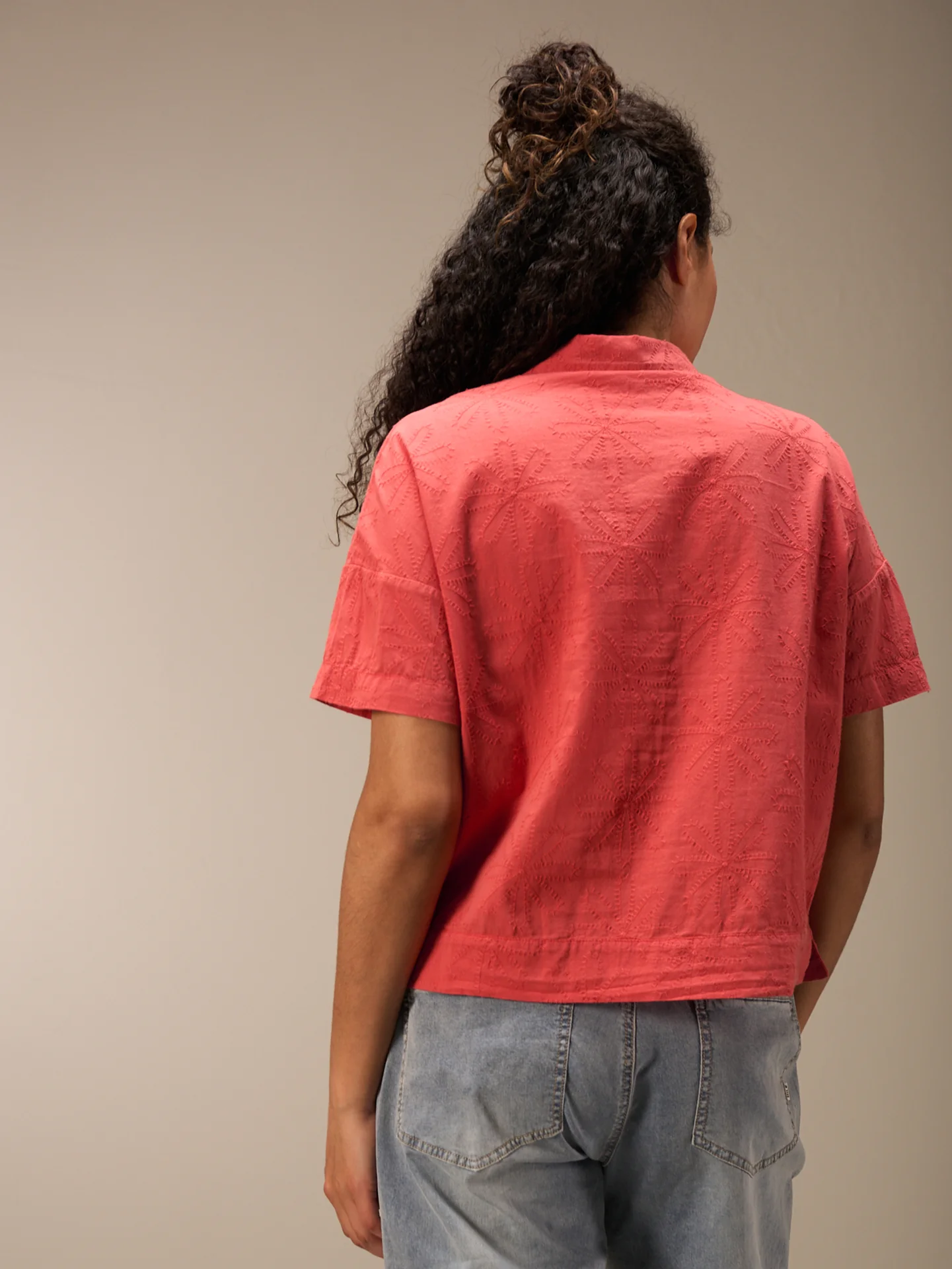 Bluse mit Stickerei - Image 16