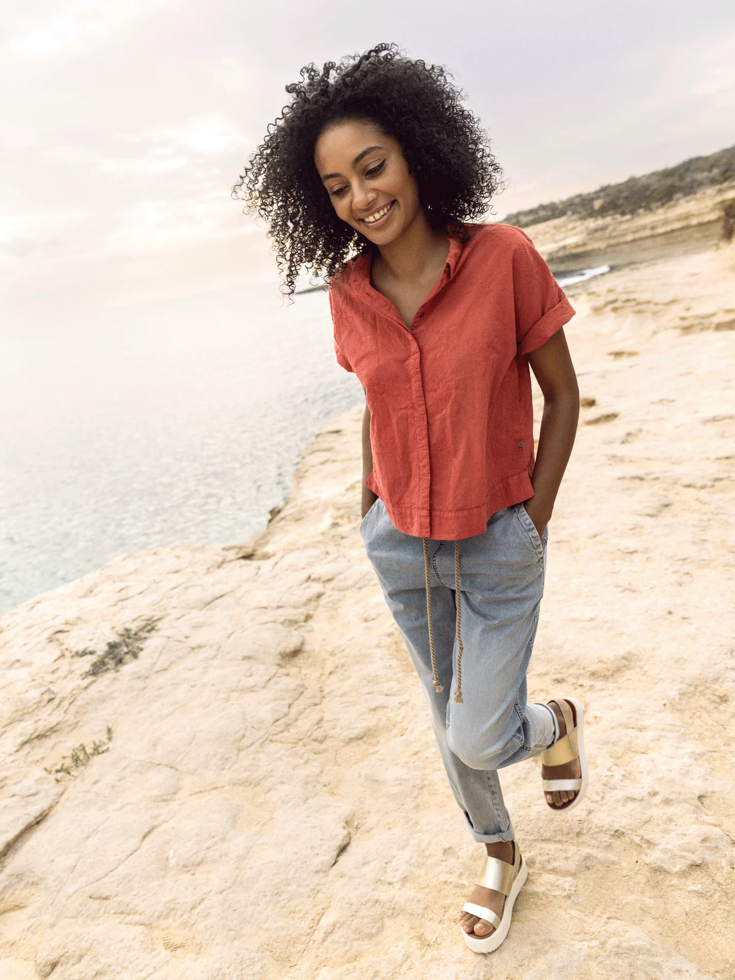 Bluse mit Stickerei - Image 19