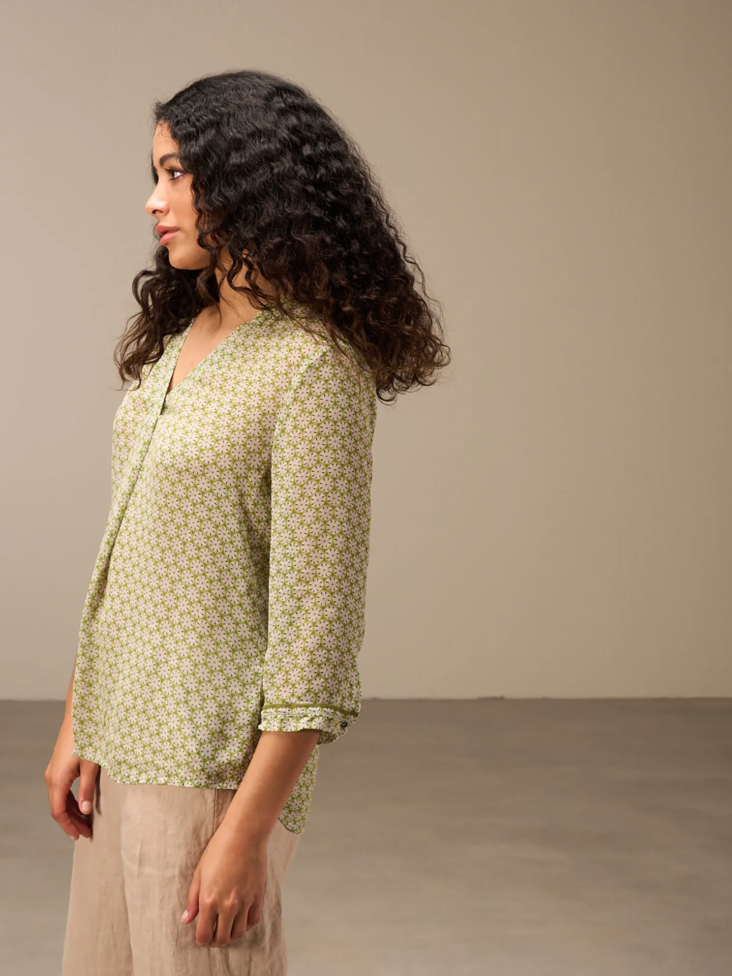 Bluse mit V-Ausschnitt