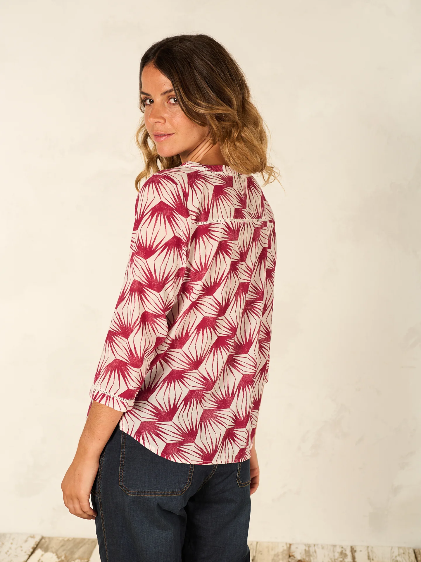 Bluse mit V-Ausschnitt - Image 9