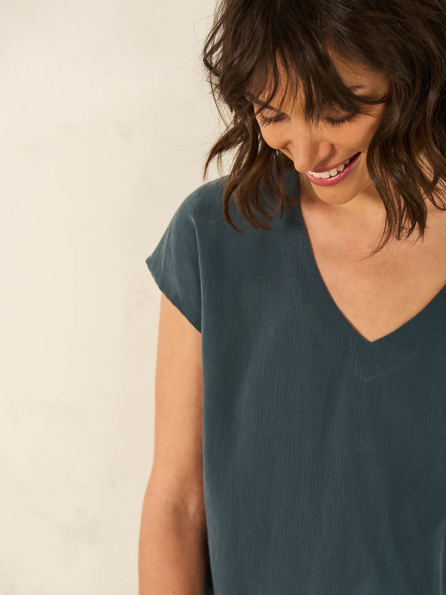 Bluse mit V-Ausschnitt - Image 7