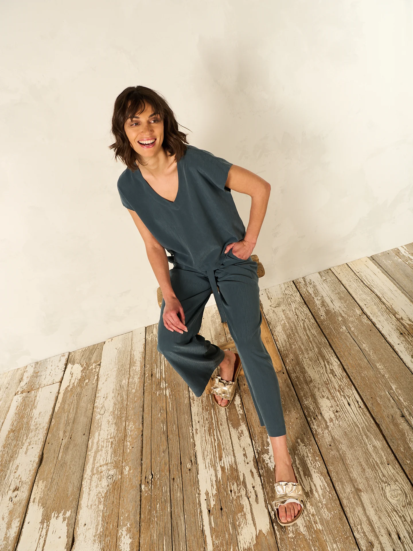 Bluse mit V-Ausschnitt - Image 9