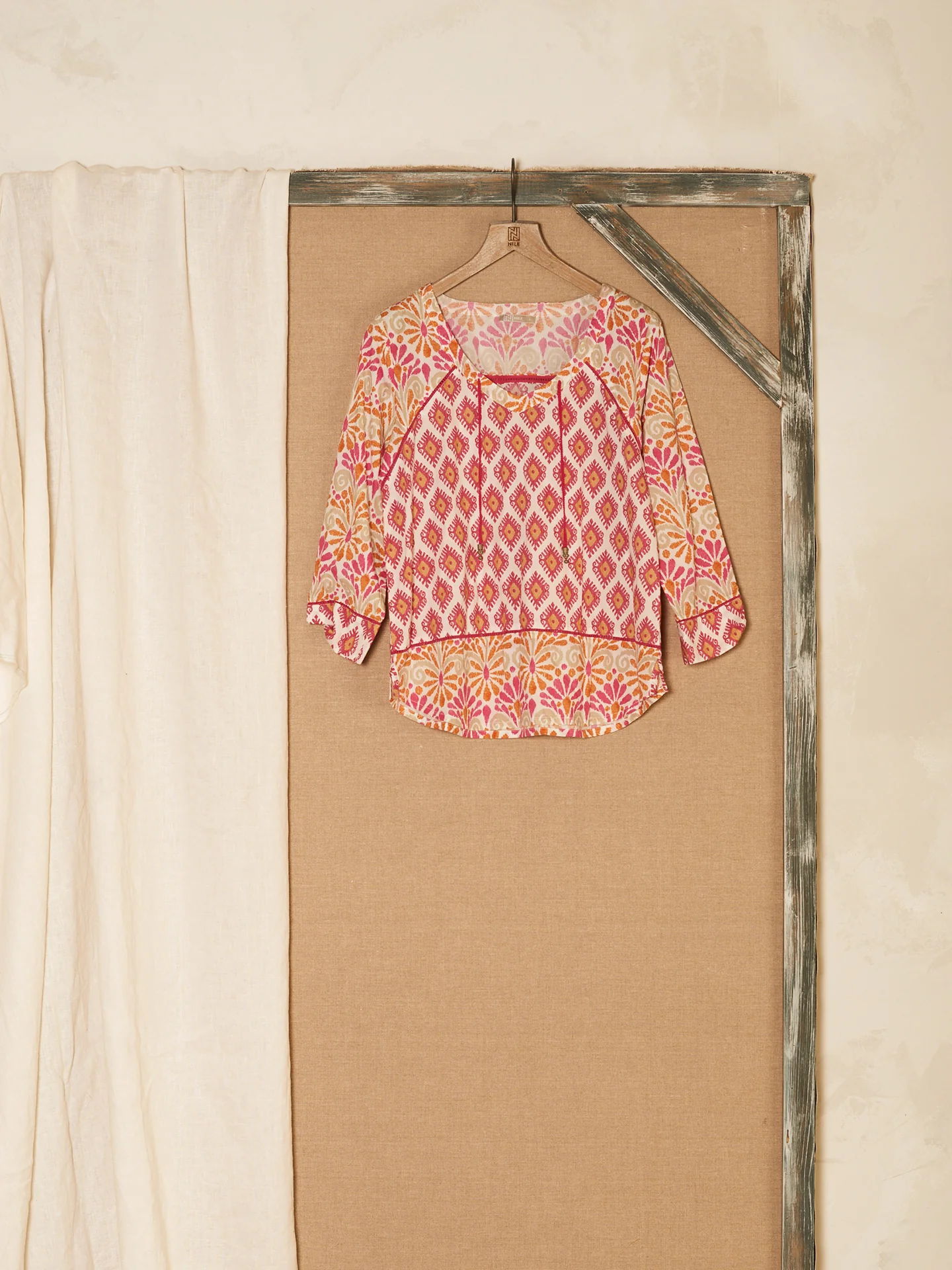 Bluse mit V-Ausschnitt - Image 17