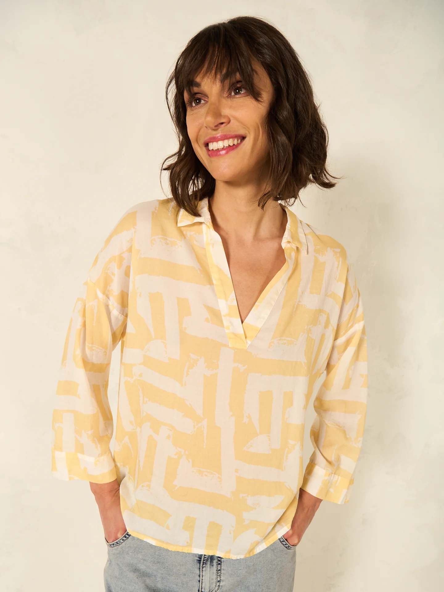 Bluse mit V-Ausschnitt - Image 6