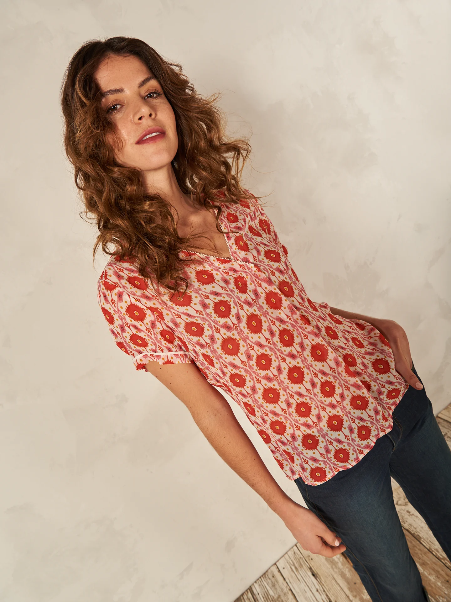 Bluse mit V-Ausschnitt - Image 6