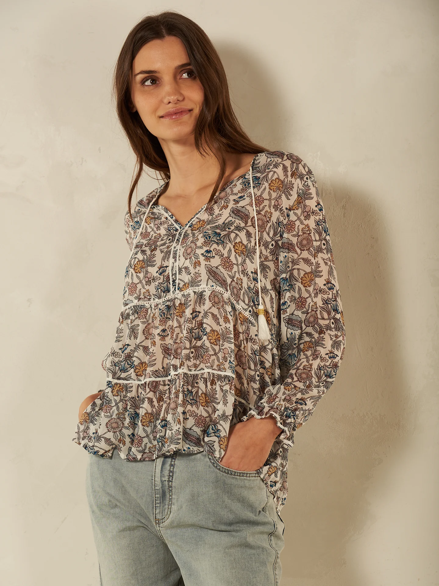 Bluse mit Volant - Image 12