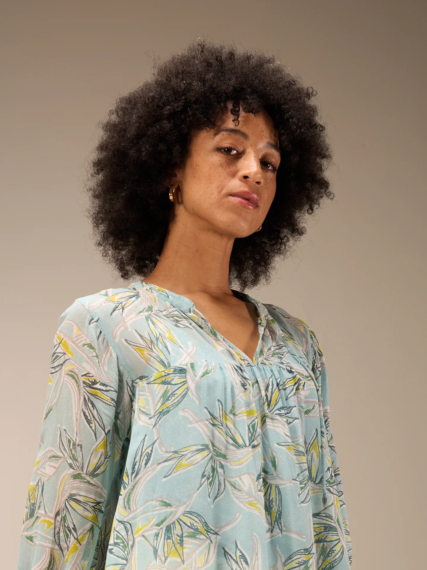 Bluse mit Volant - Image 16