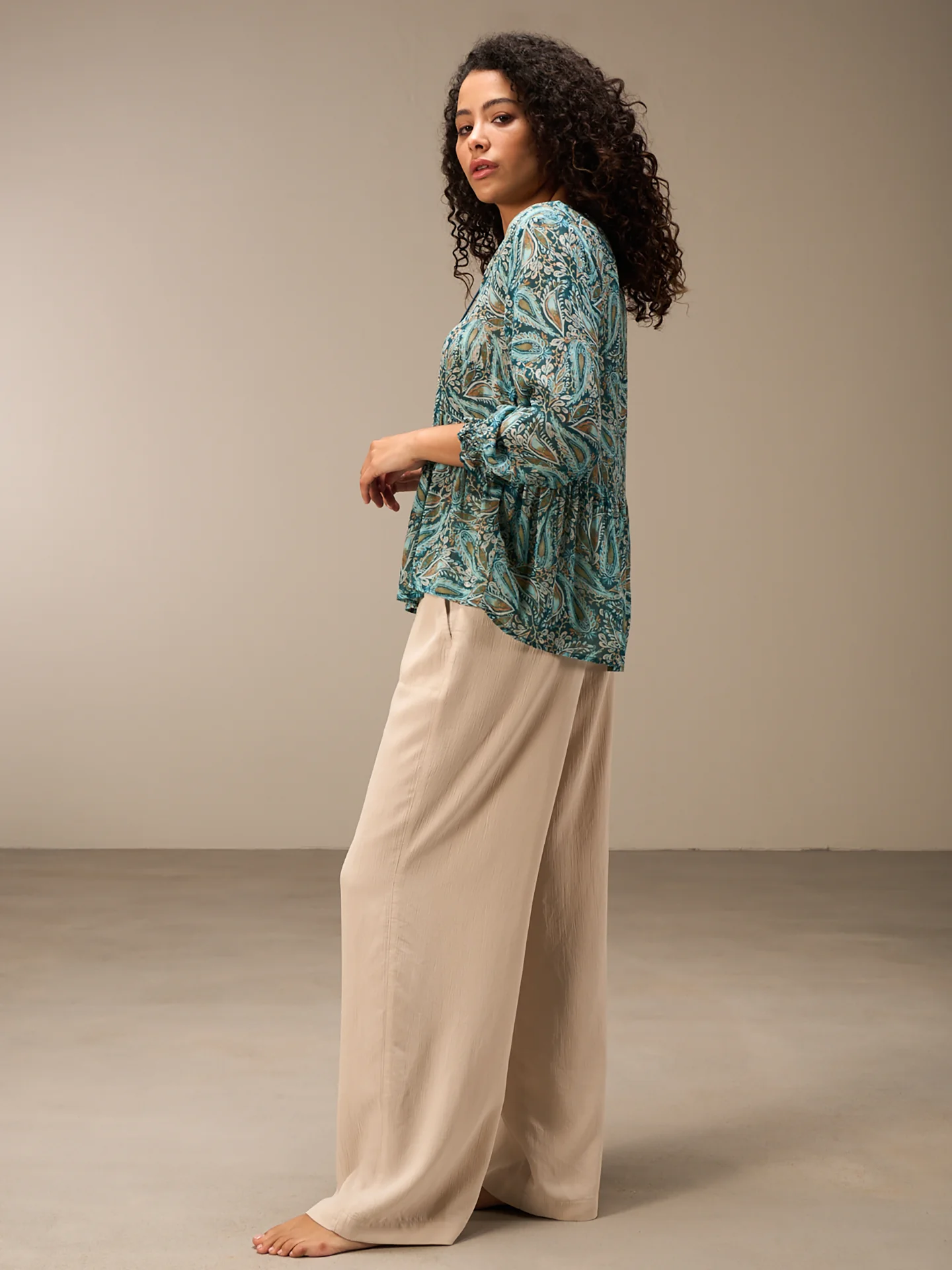 Bluse mit Volant - Image 5