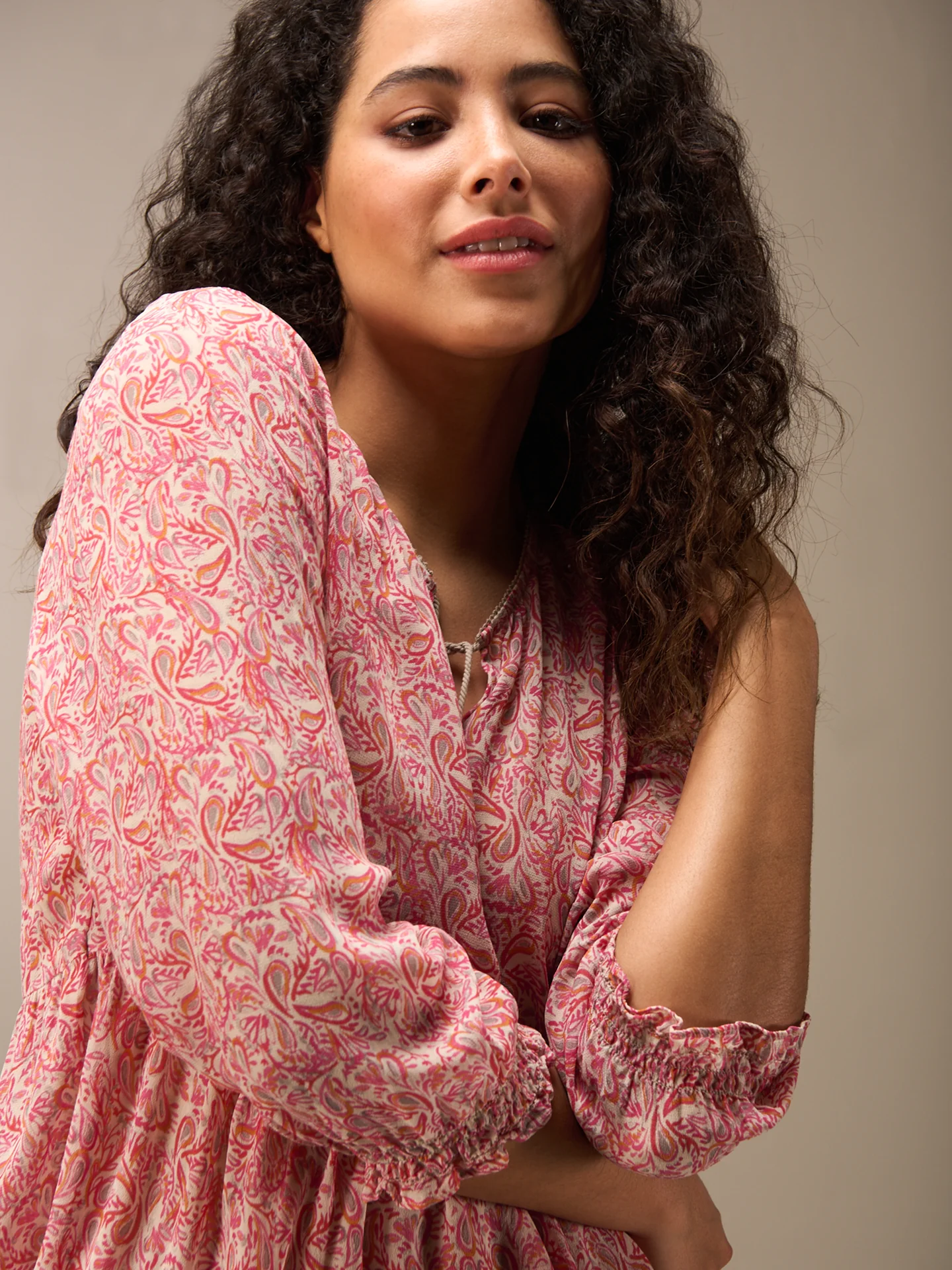 Bluse mit Volant - Image 9