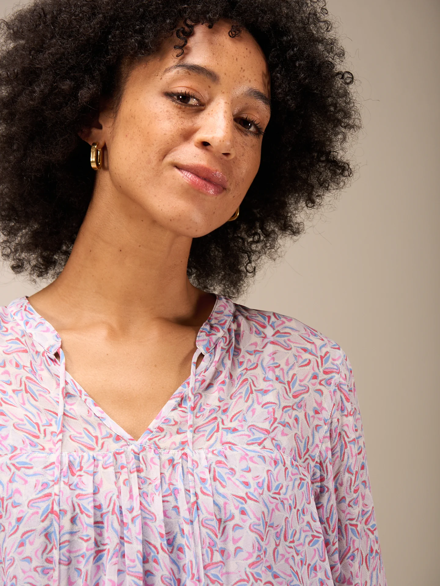 Bluse mit Volant - Image 5