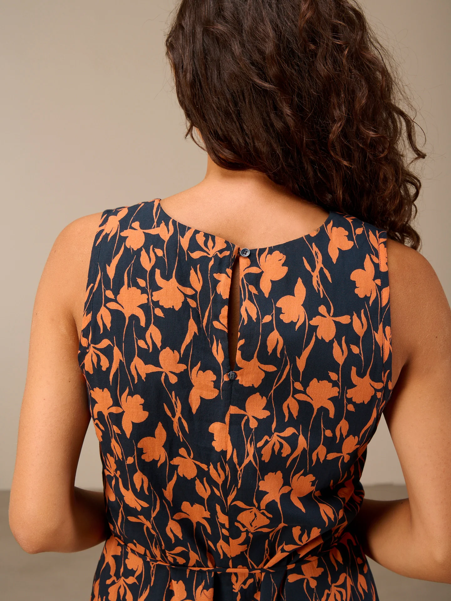 Kleid mit Rundhals - Image 5