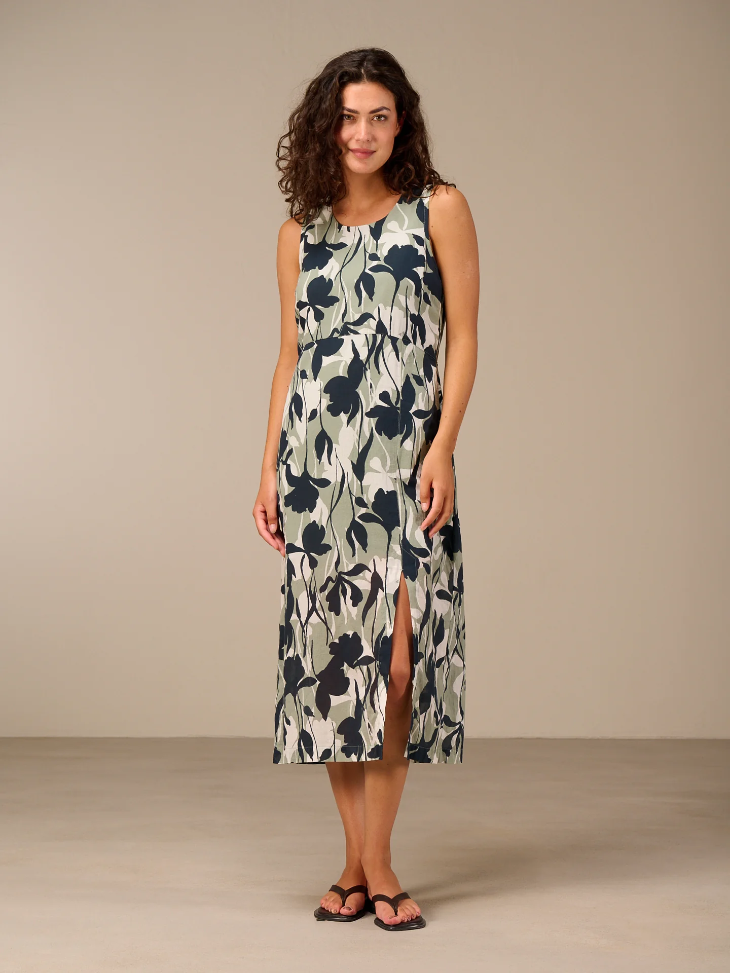 Kleid mit Rundhals - Image 7