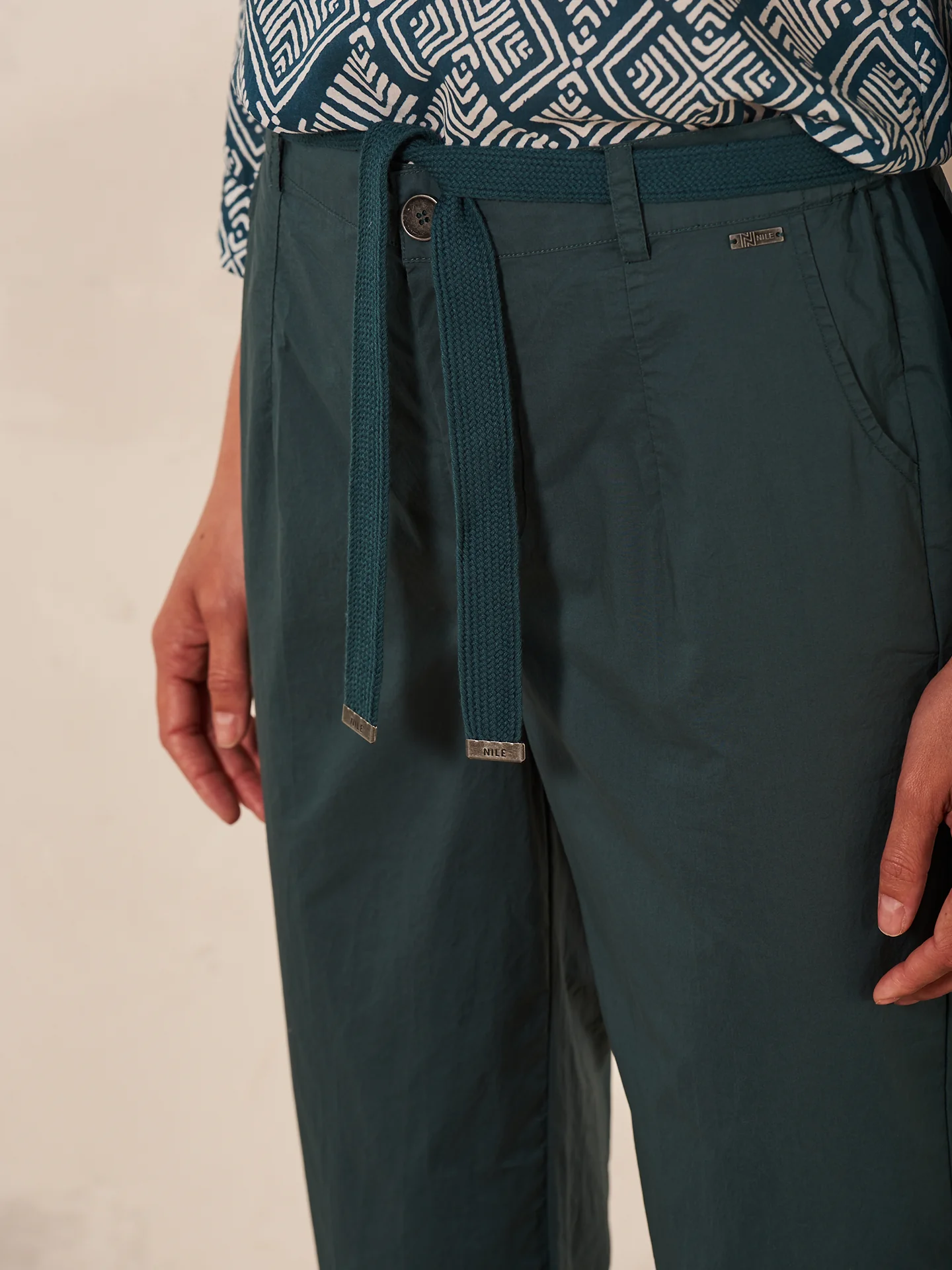 Hose mit Gürtel - Image 12