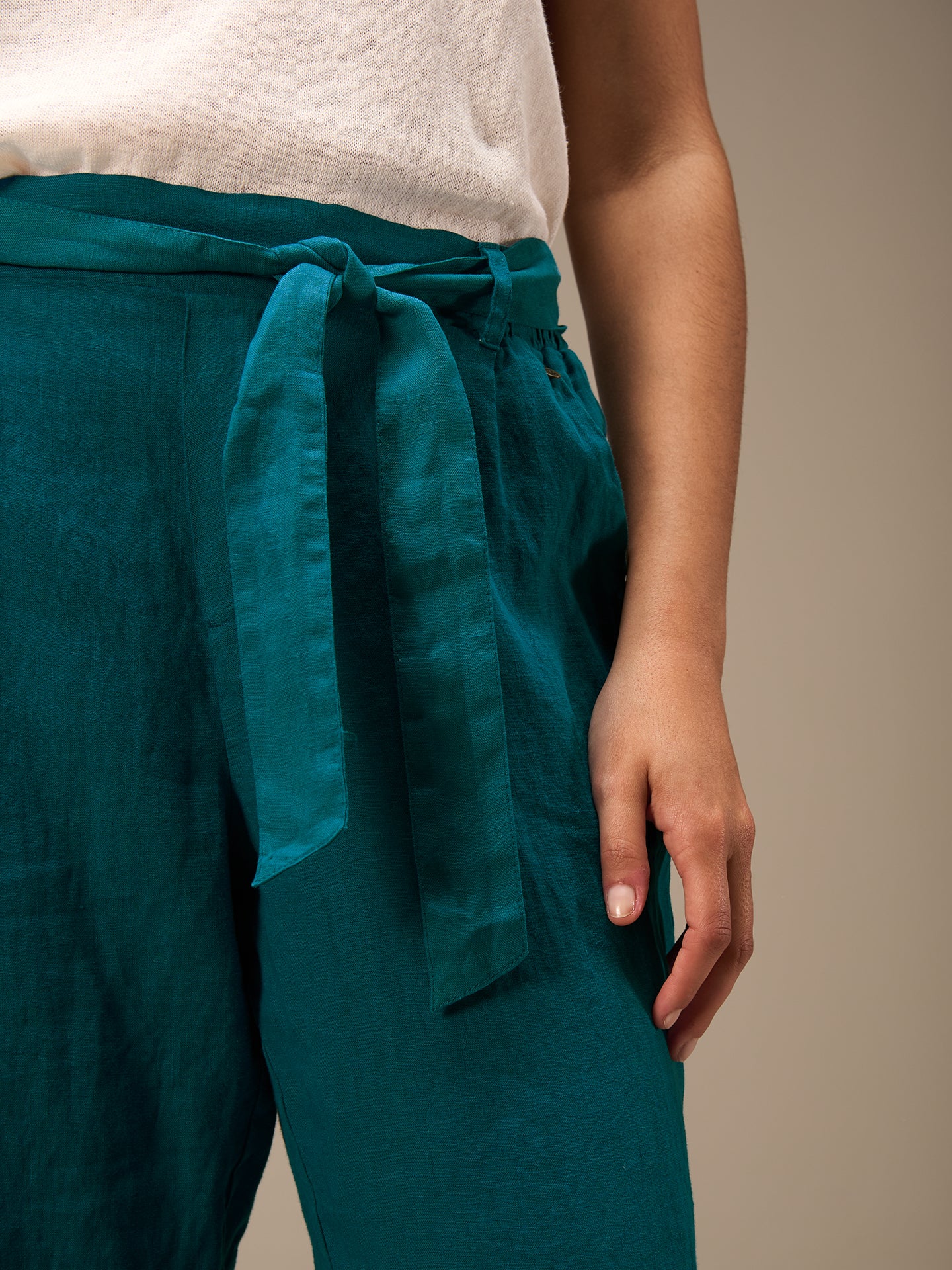 Hose mit Gürtel - Image 13