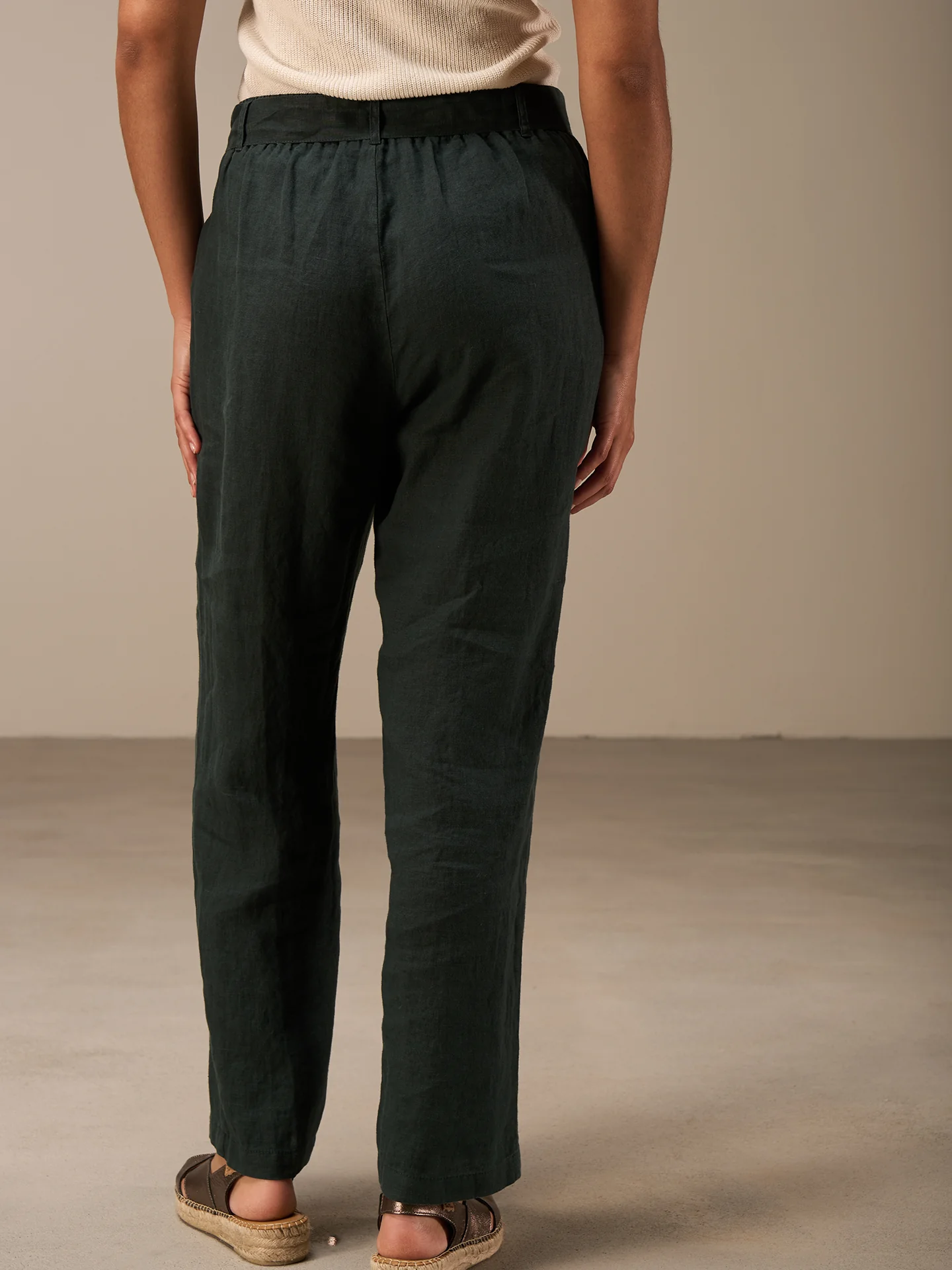Hose mit Gürtel - Image 20