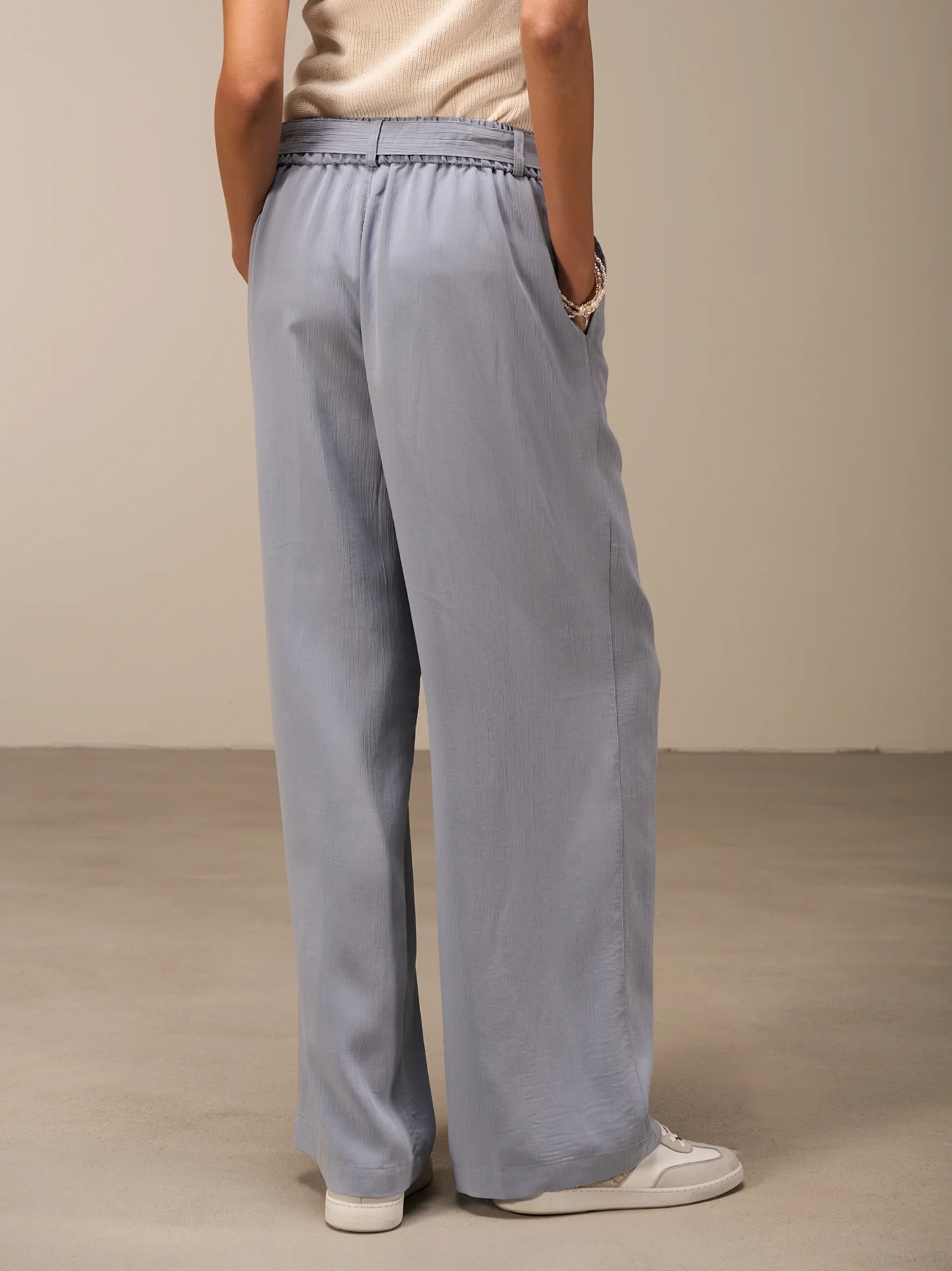 Hose mit Gürtel - Image 14