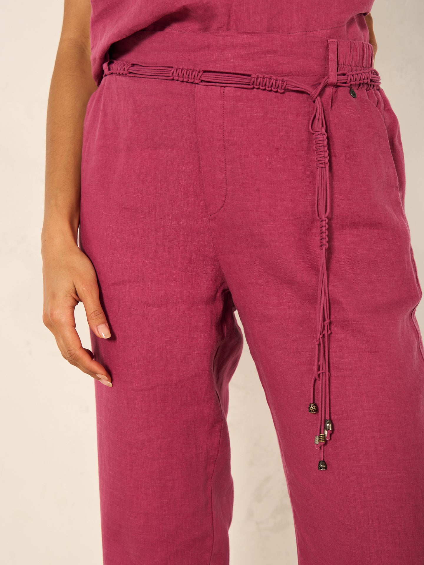 Hose mit Gürtel - Image 23