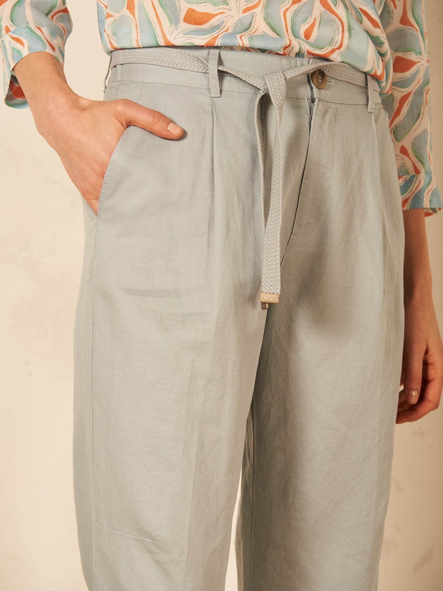 Hose mit Gürtel - Image 7