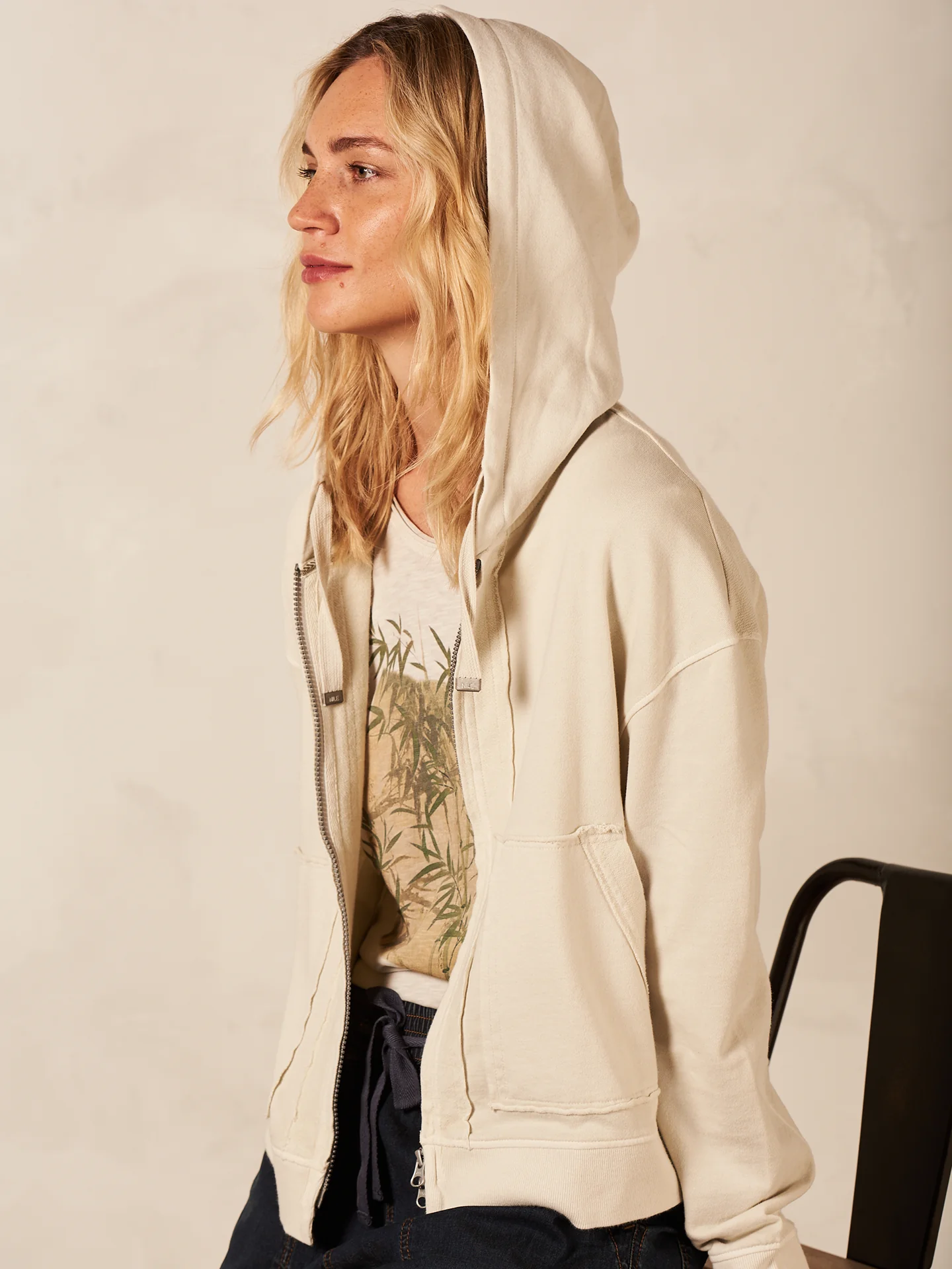 Sweatjacke mit Kapuze - Image 3