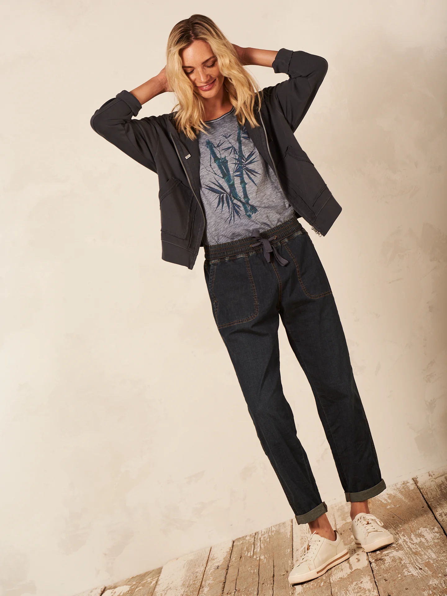 Sweatjacke mit Kapuze - Image 9