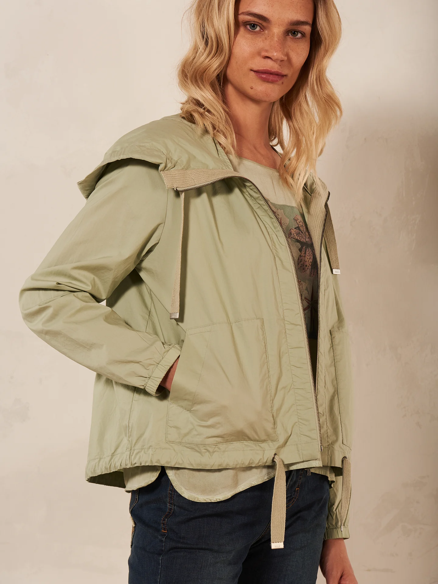 Jacke mit Kapuze - Image 11