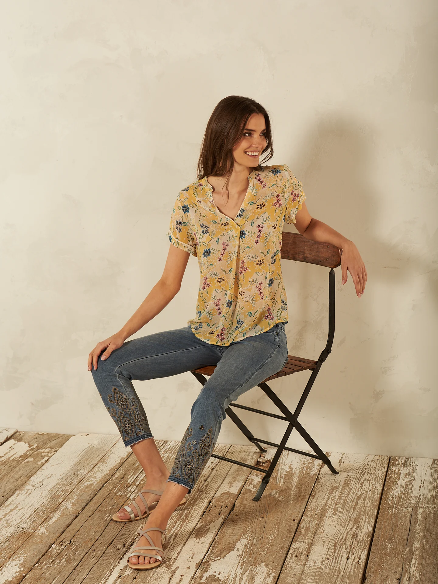 Jeans mit Stickerei - Image 4