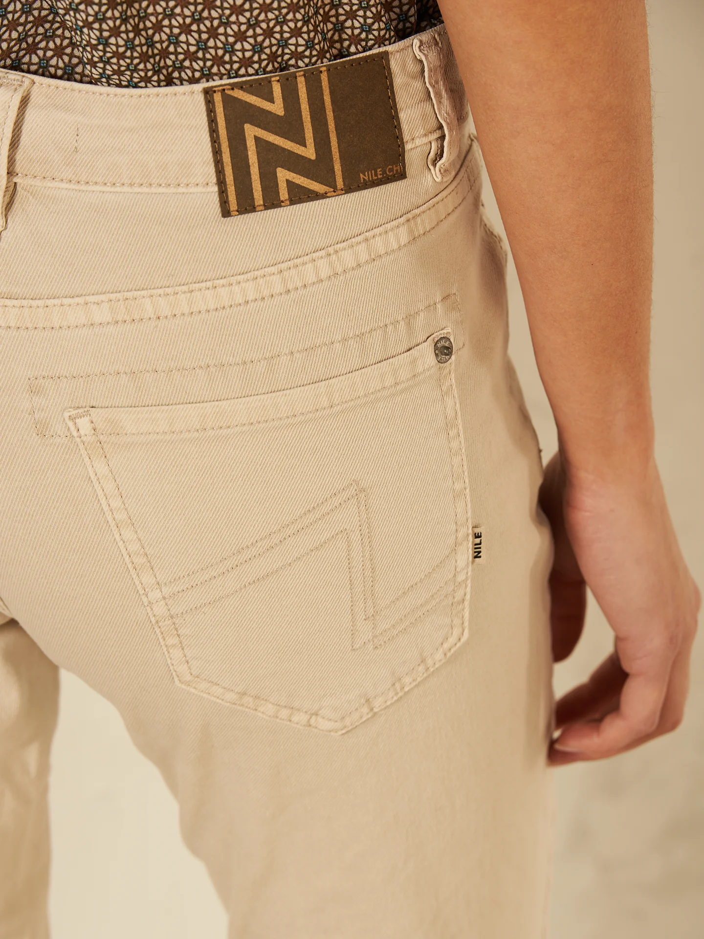 Jeans mit Stickerei - Image 9