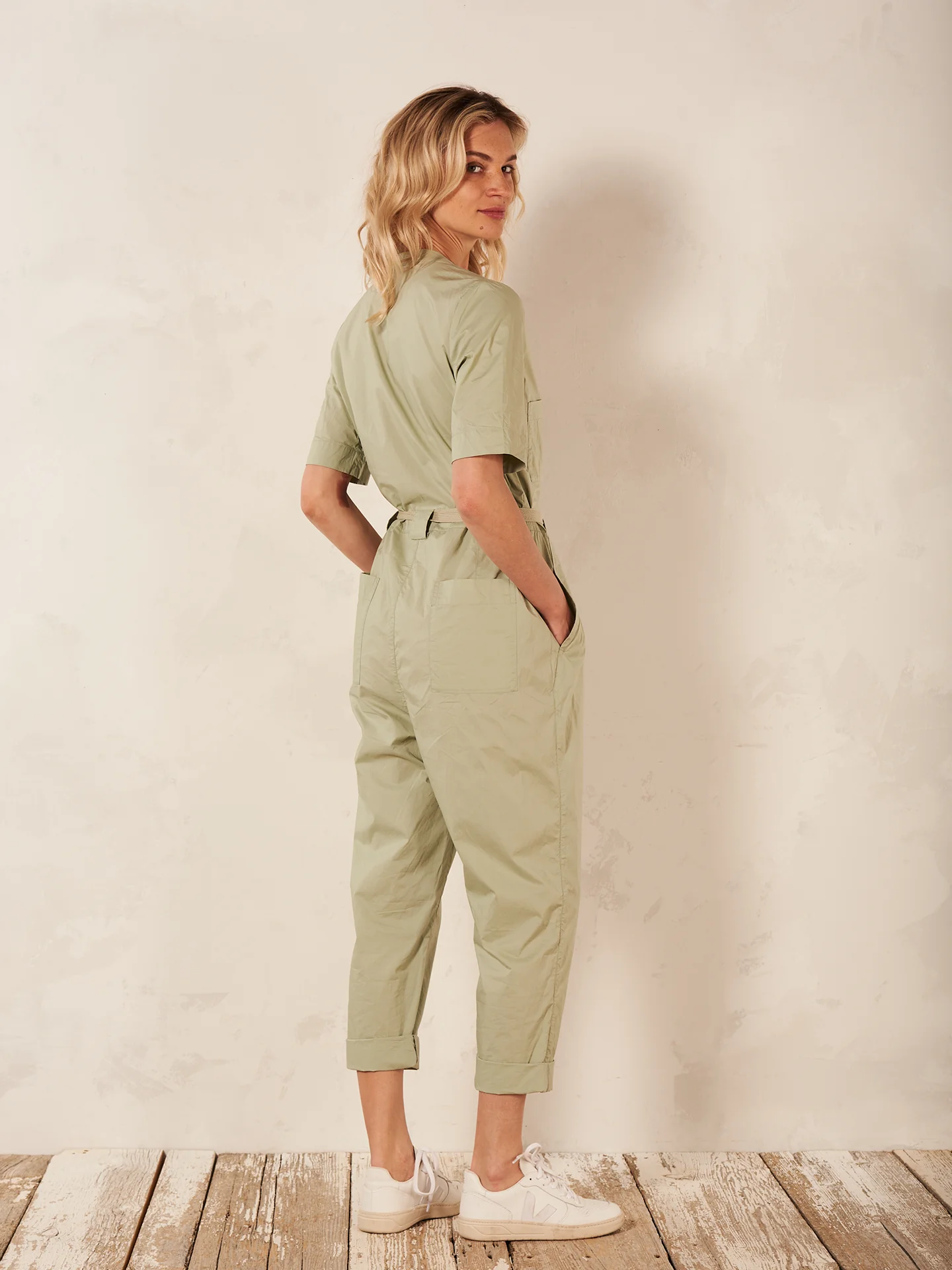 Jumpsuit mit Gürtel - Image 14